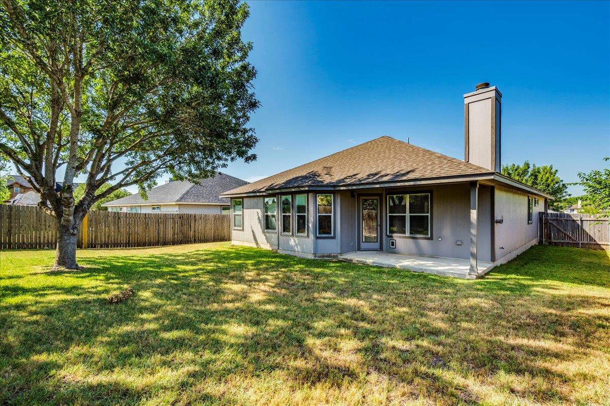 117 Spillway Dr, Kyle, TX 78640