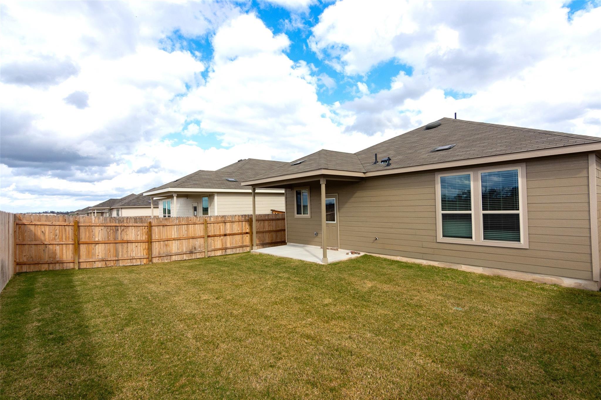 229 The Duke Dr, Jarrell, TX 76537