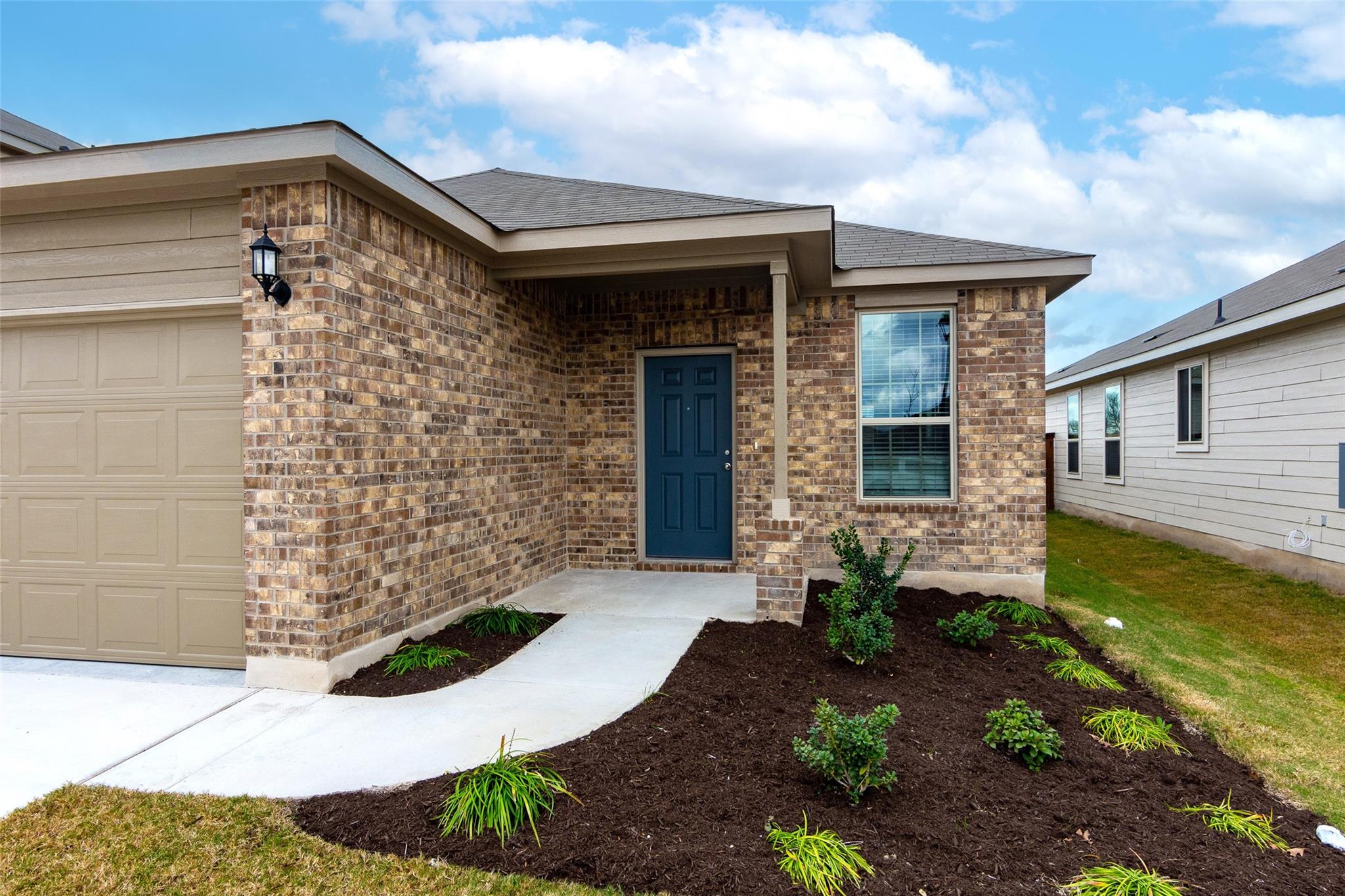 229 The Duke Dr, Jarrell, TX 76537