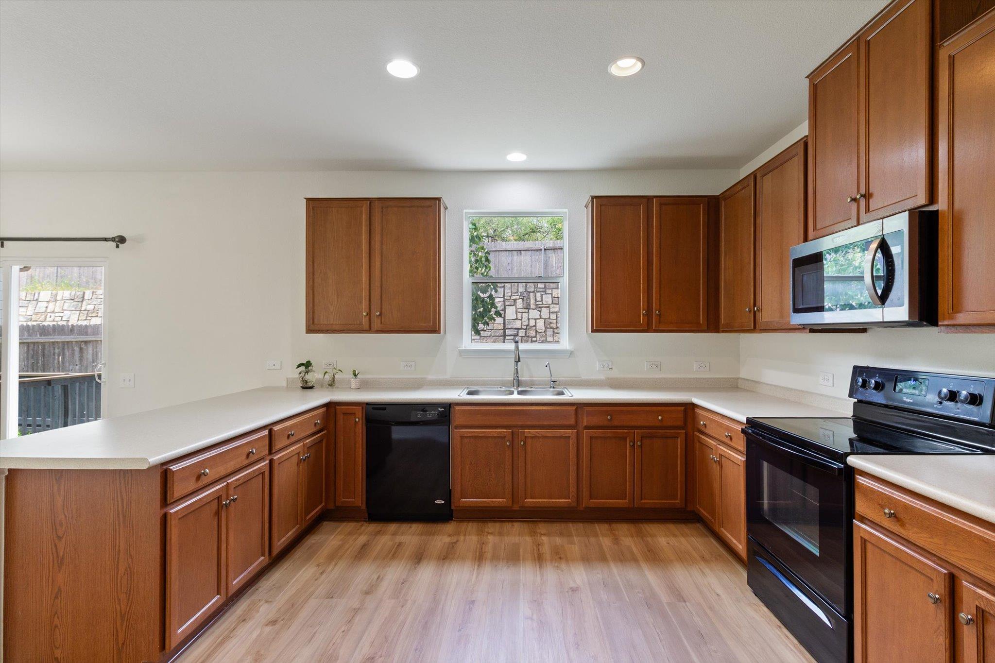 6729 Sunderland Trl, Austin, TX 78747