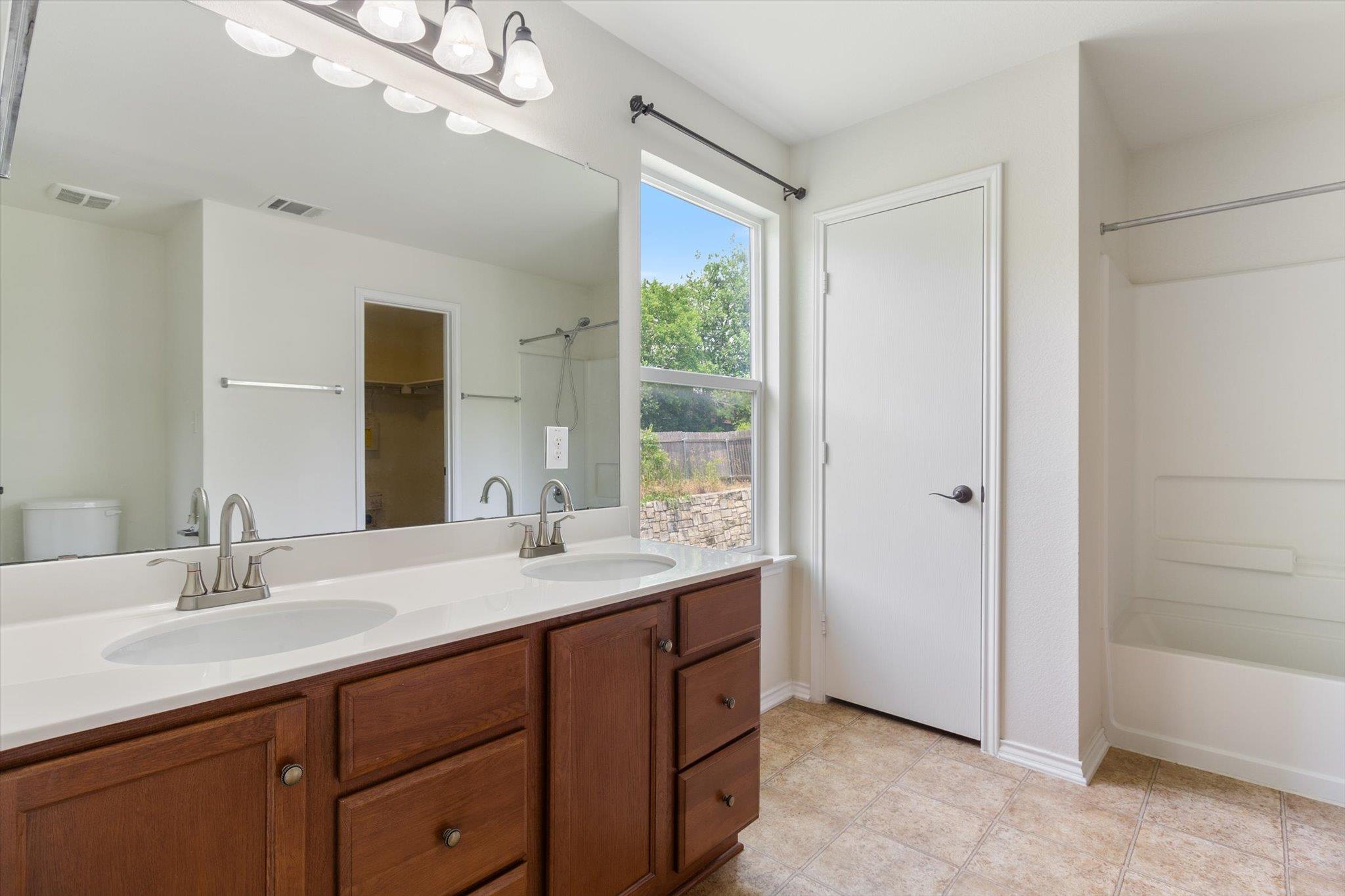 6729 Sunderland Trl, Austin, TX 78747