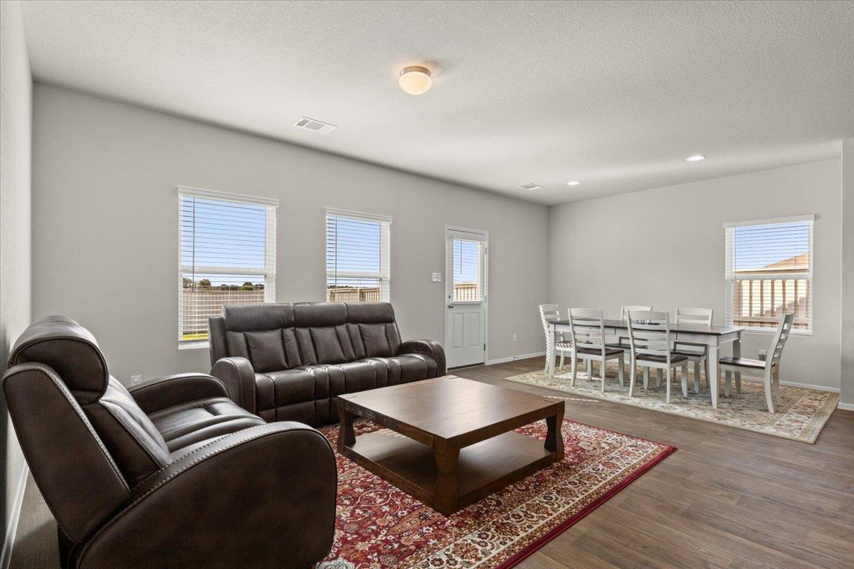 1296 Teychas Dr, Kyle, TX 78640