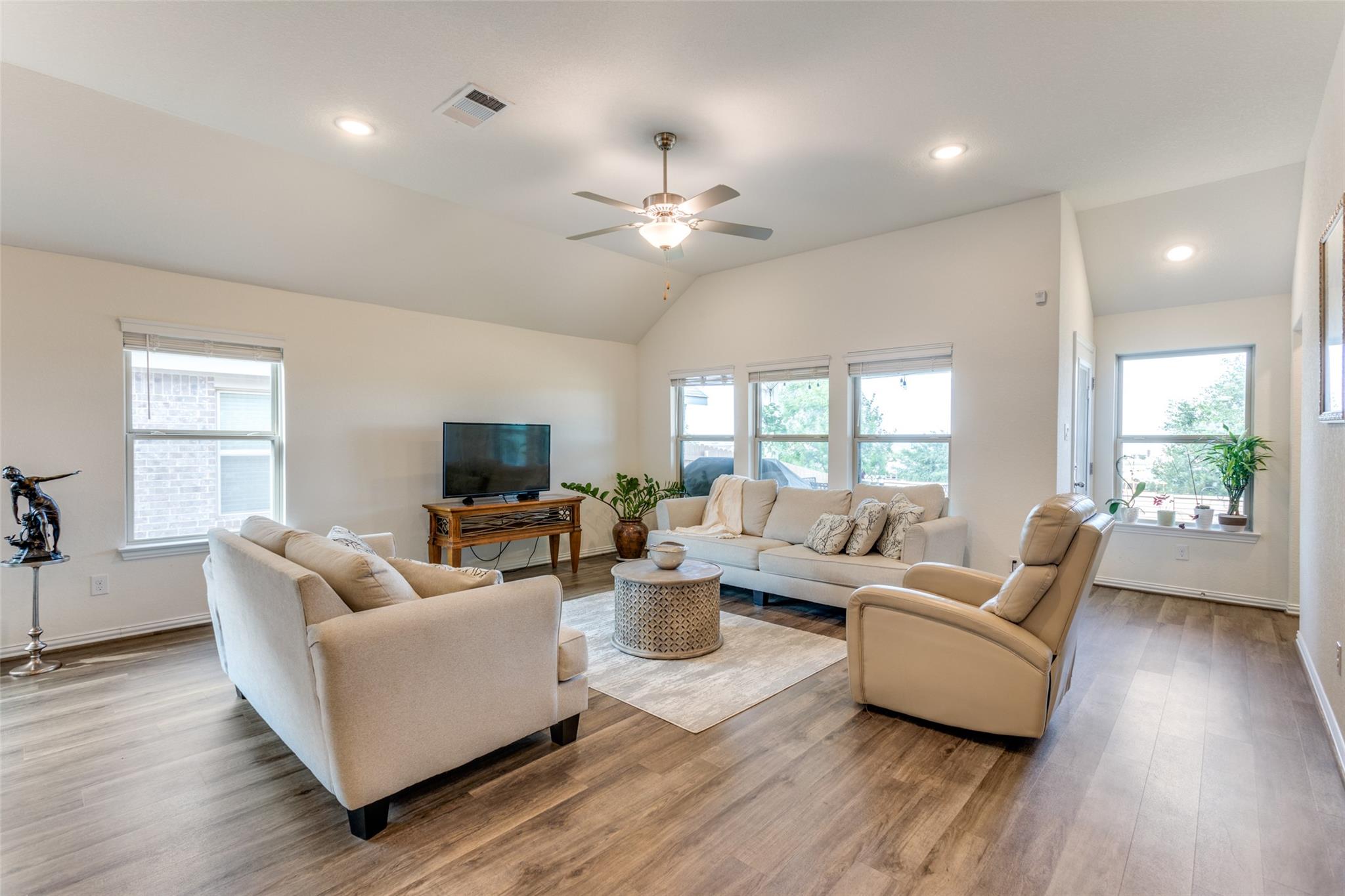 2212 McClendon Trl, Leander, TX 78641