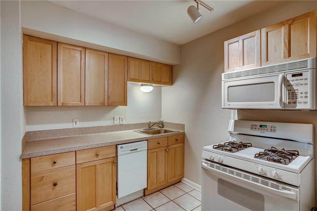 2800 Westhill Dr # 102, Austin, TX 78704