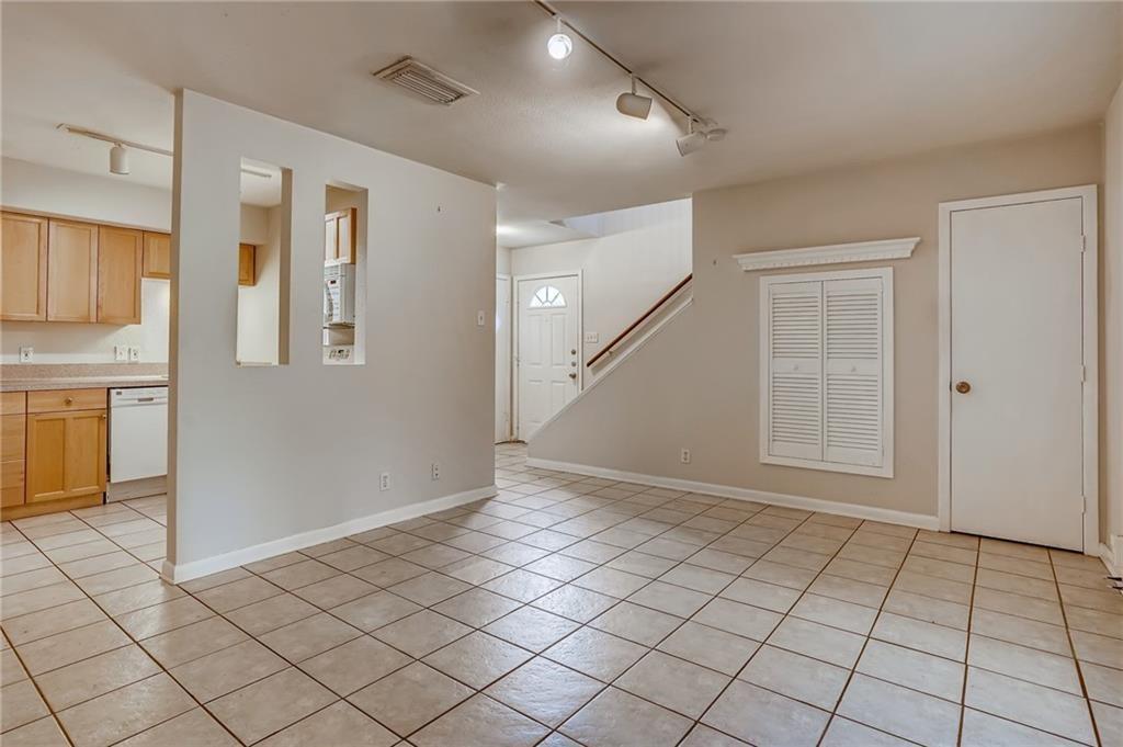 2800 Westhill Dr # 102, Austin, TX 78704