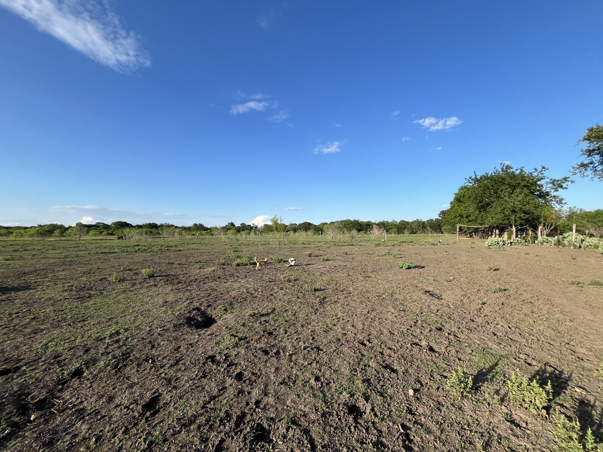 1976 Old Kelley Rd, Lockhart, TX 78644