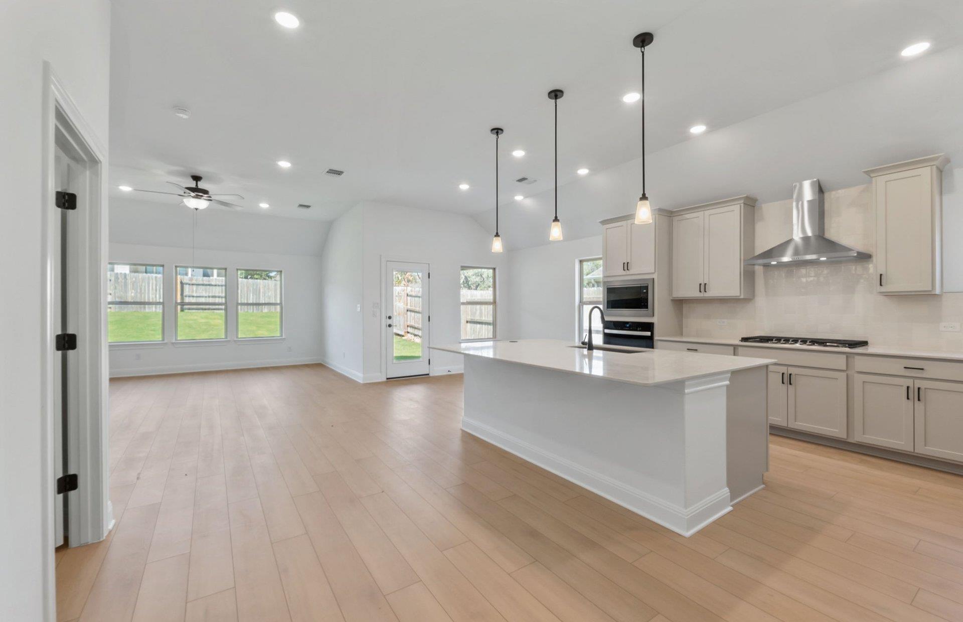 800 Crescent View Dr, Georgetown, TX 78628