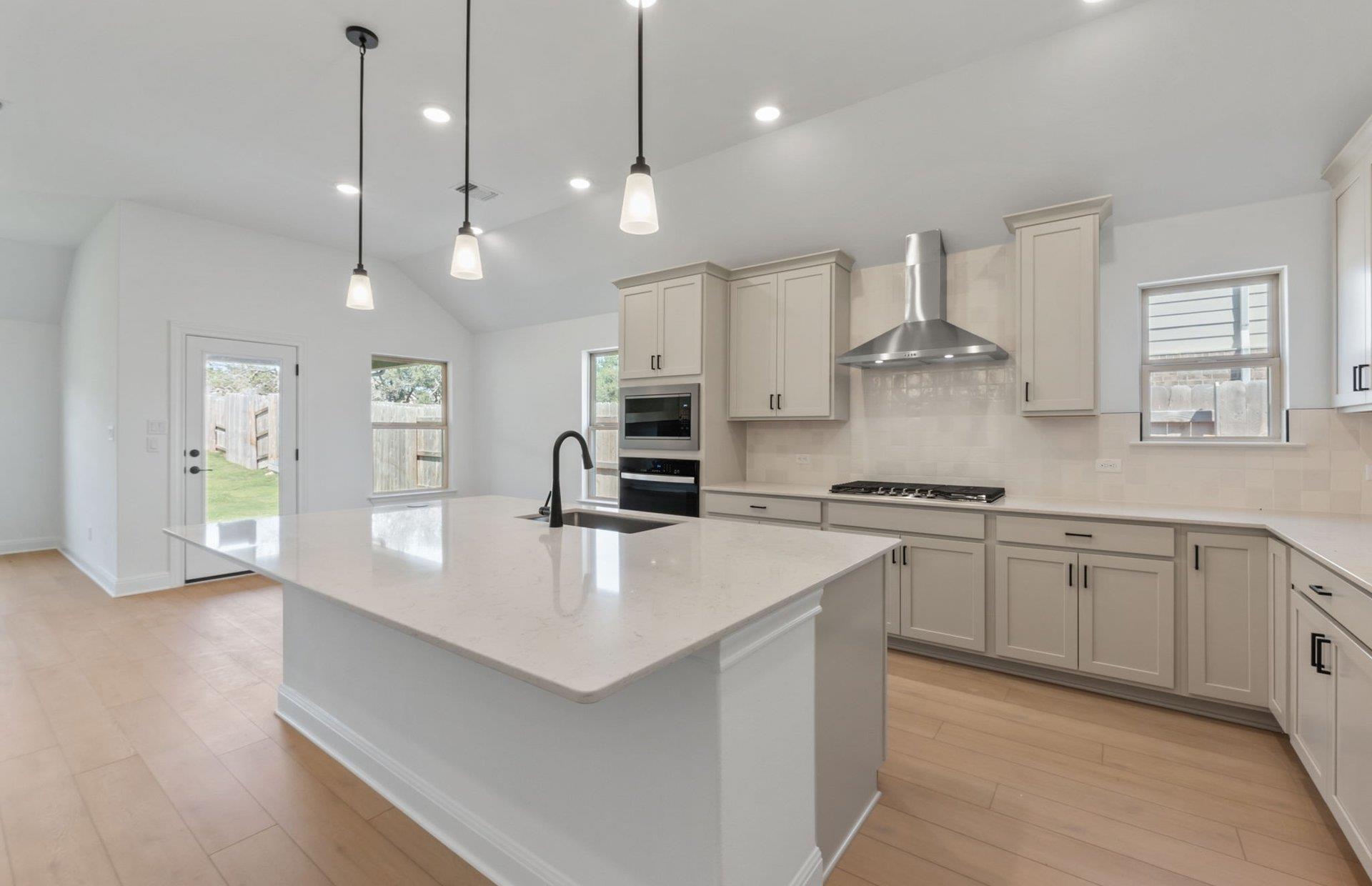 800 Crescent View Dr, Georgetown, TX 78628