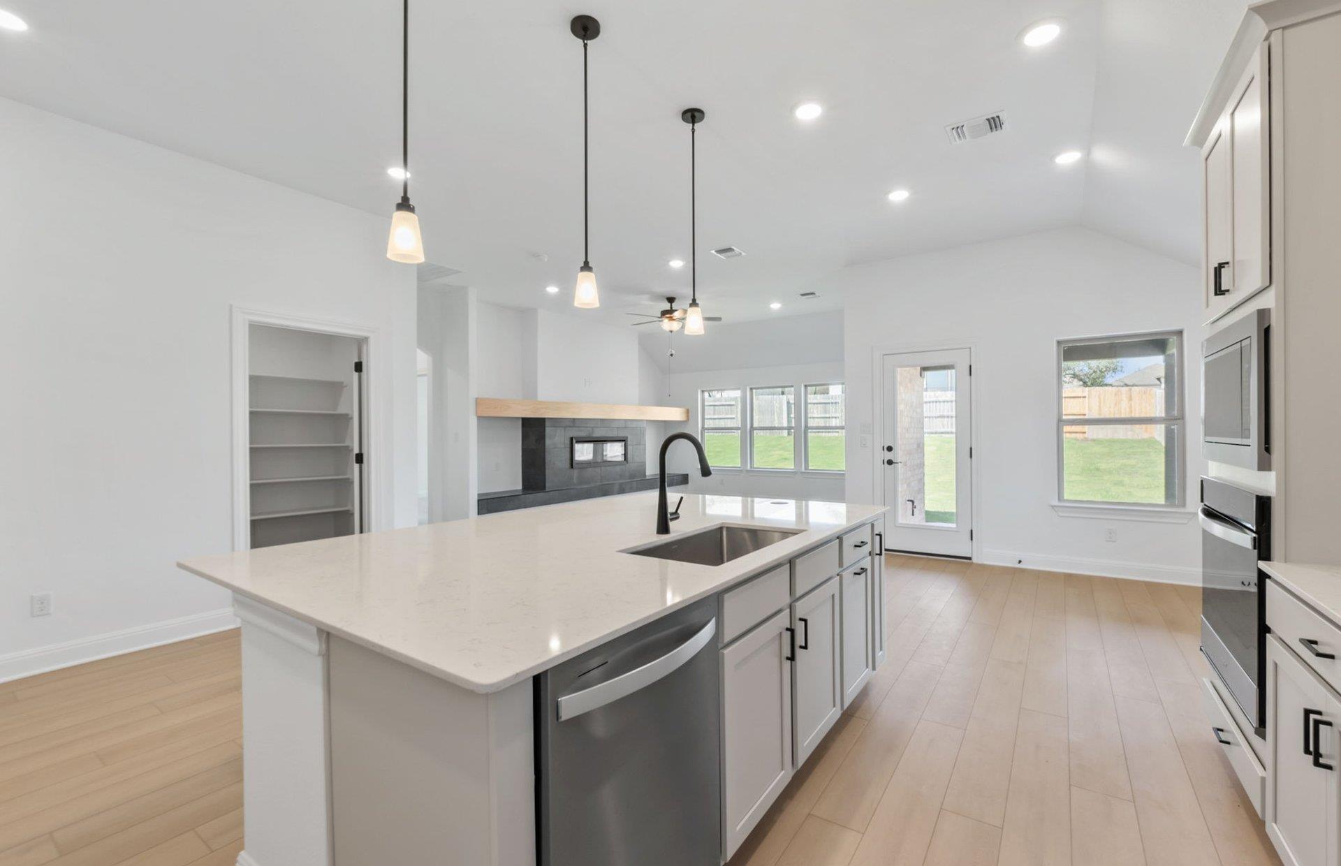 800 Crescent View Dr, Georgetown, TX 78628