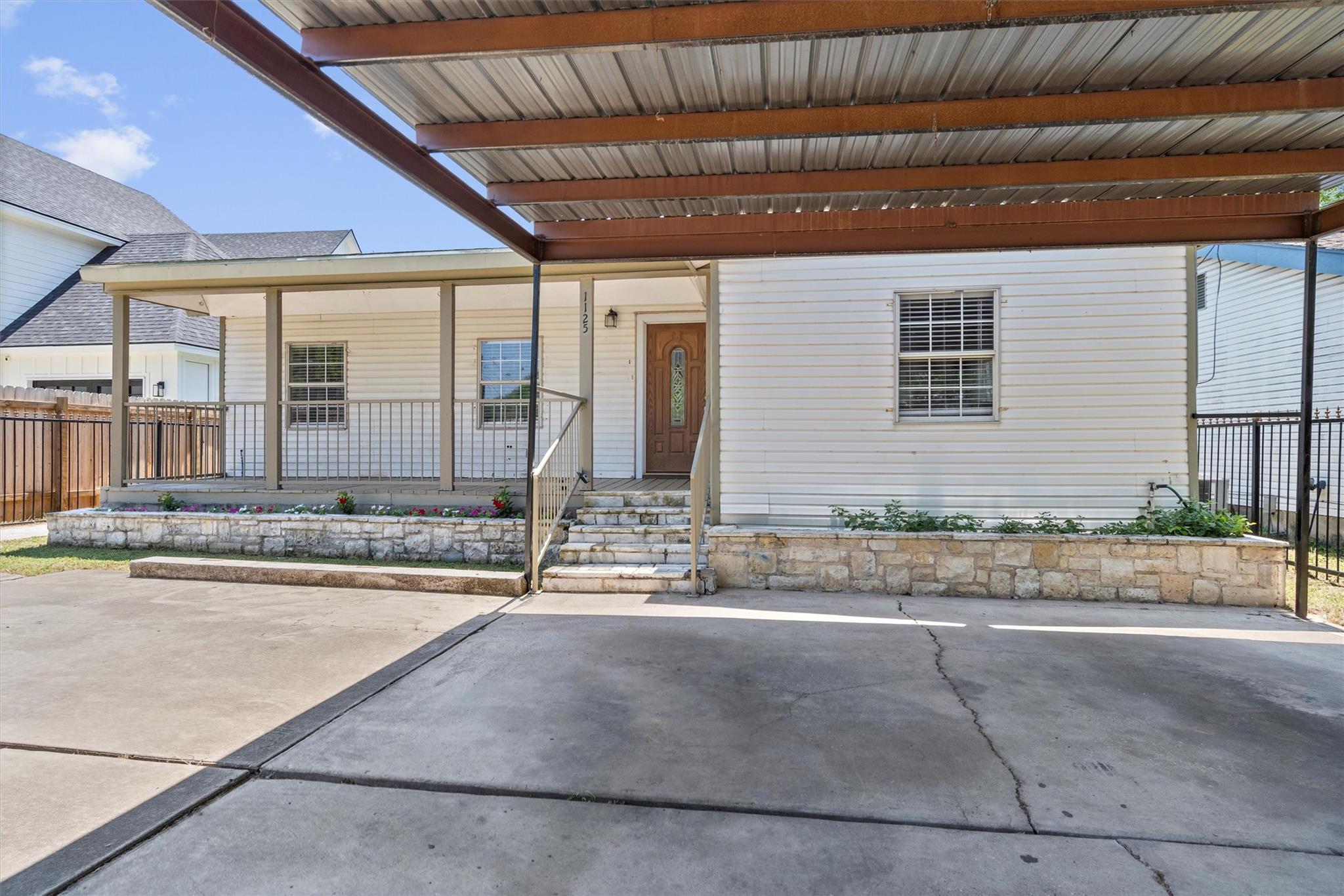 1125 Christie Dr, Austin, TX 78721