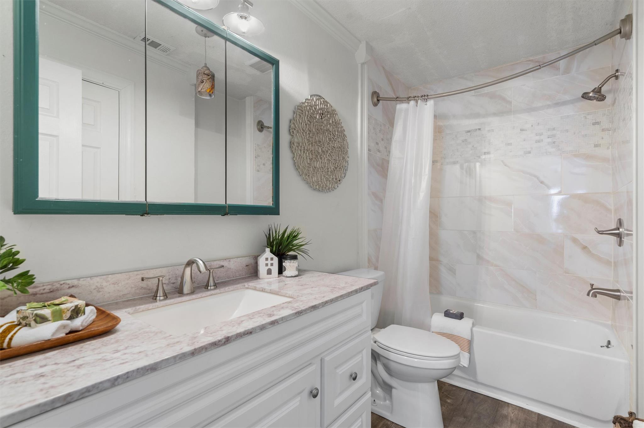 1125 Christie Dr, Austin, TX 78721