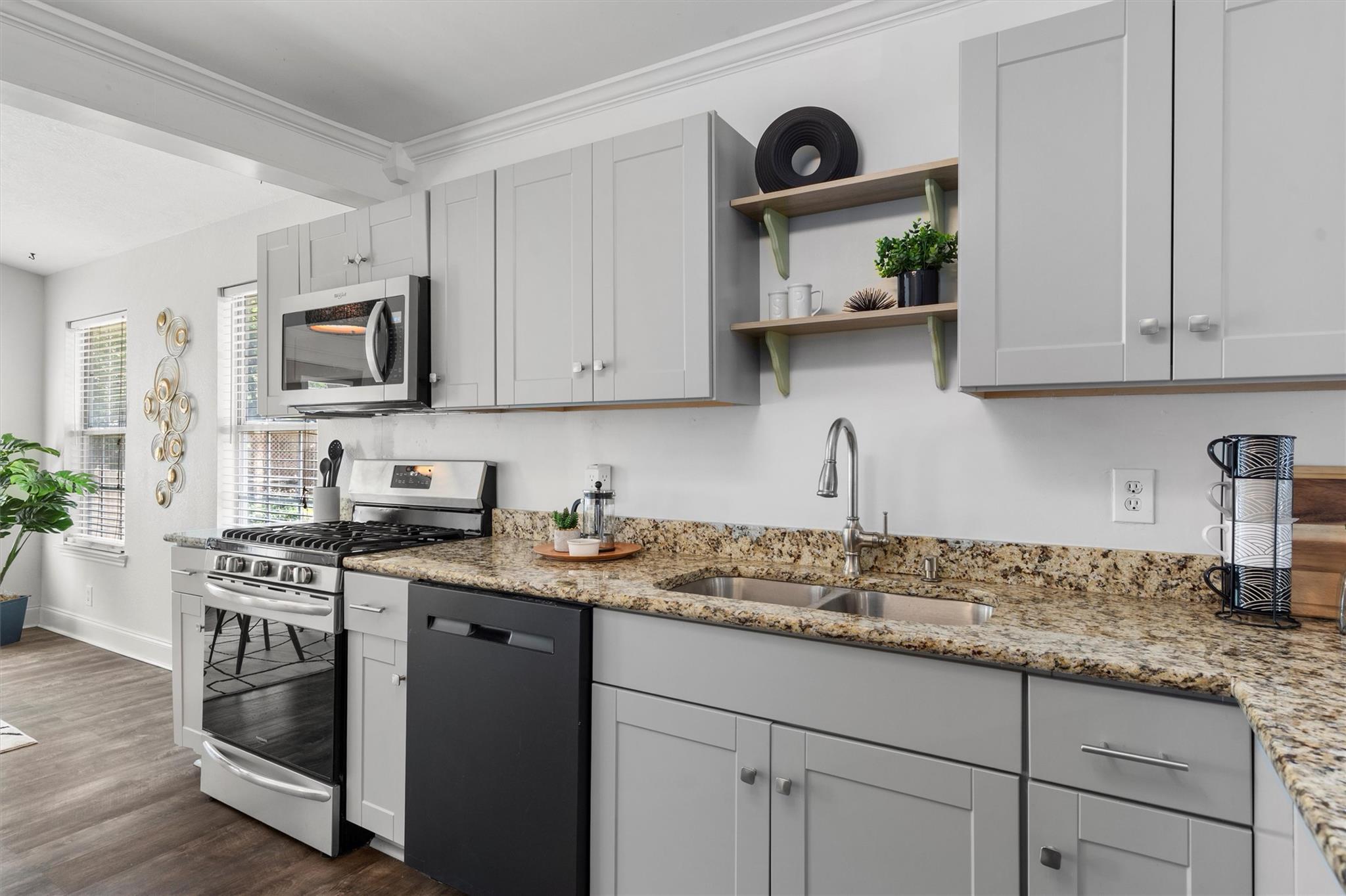 1125 Christie Dr, Austin, TX 78721