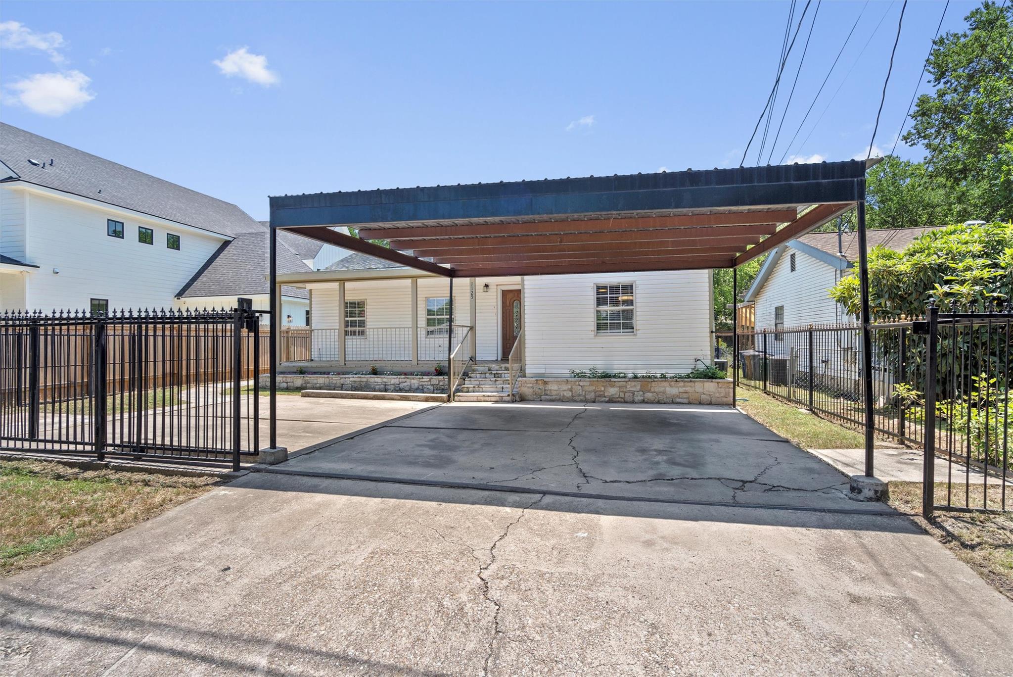 1125 Christie Dr, Austin, TX 78721
