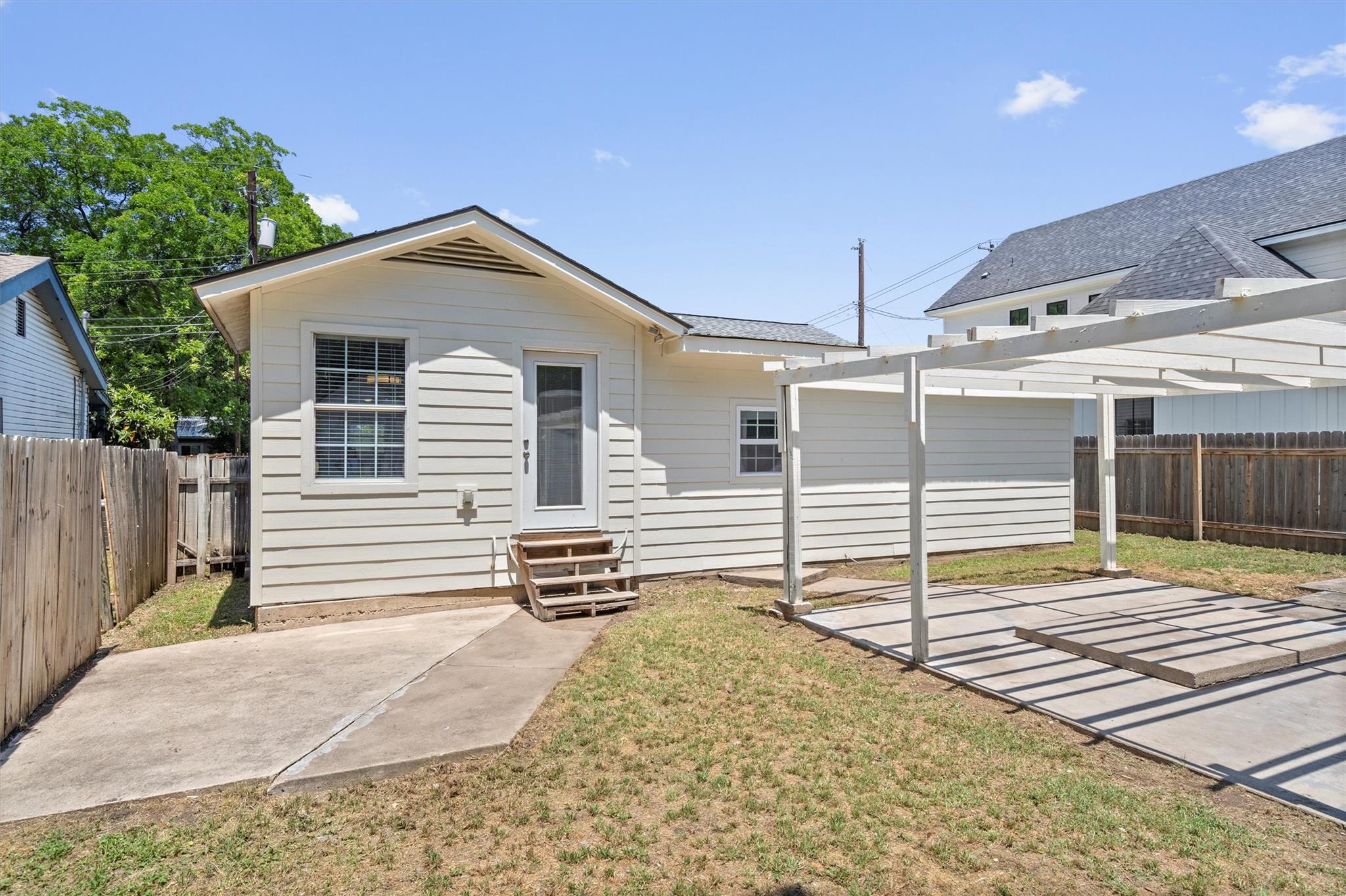 1125 Christie Dr, Austin, TX 78721