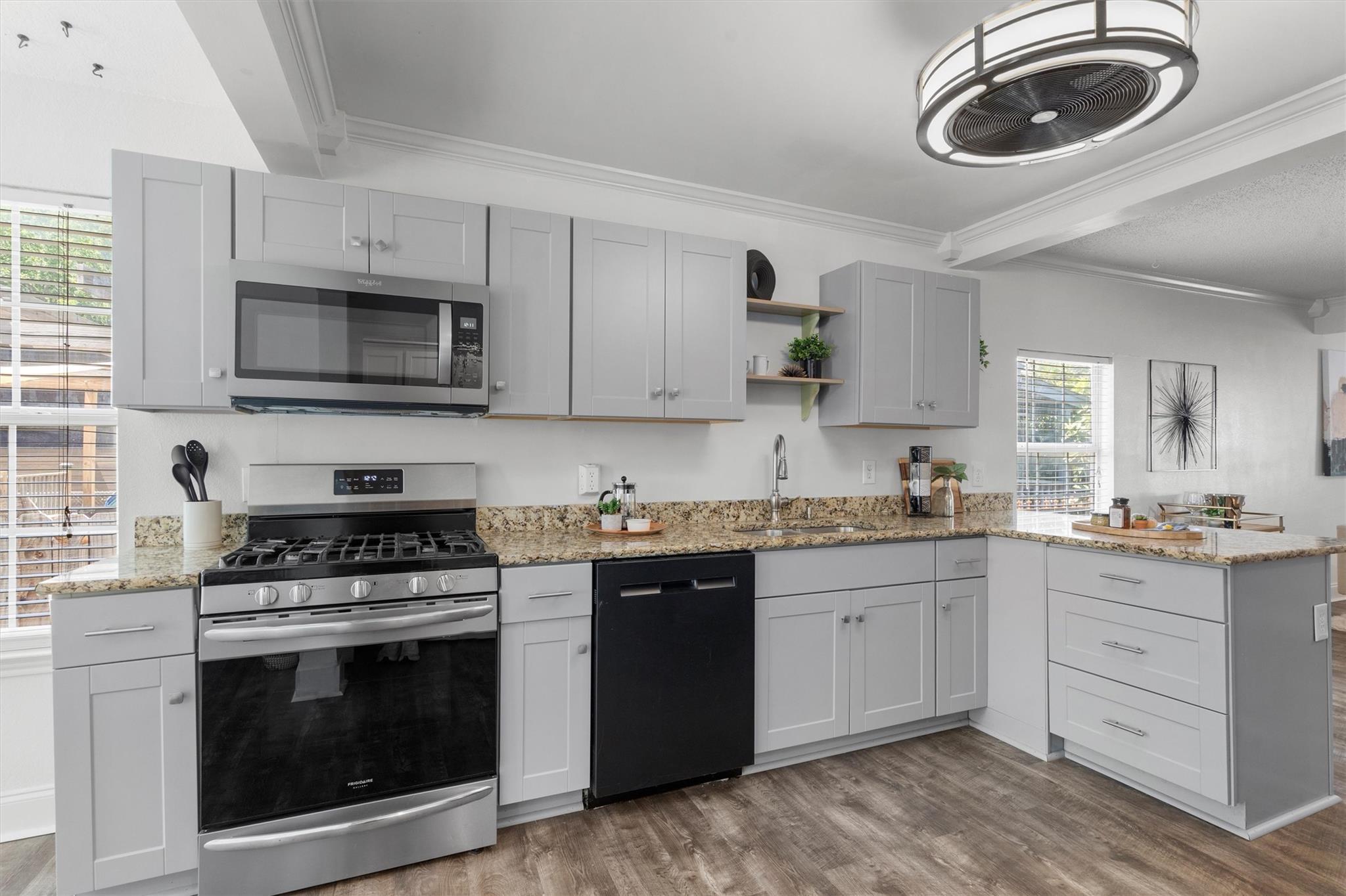 1125 Christie Dr, Austin, TX 78721
