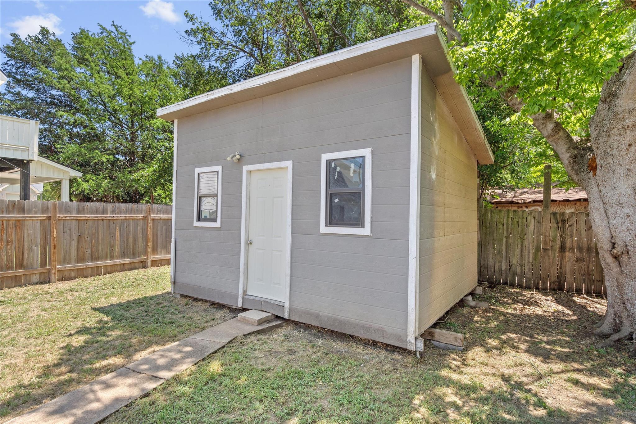 1125 Christie Dr, Austin, TX 78721