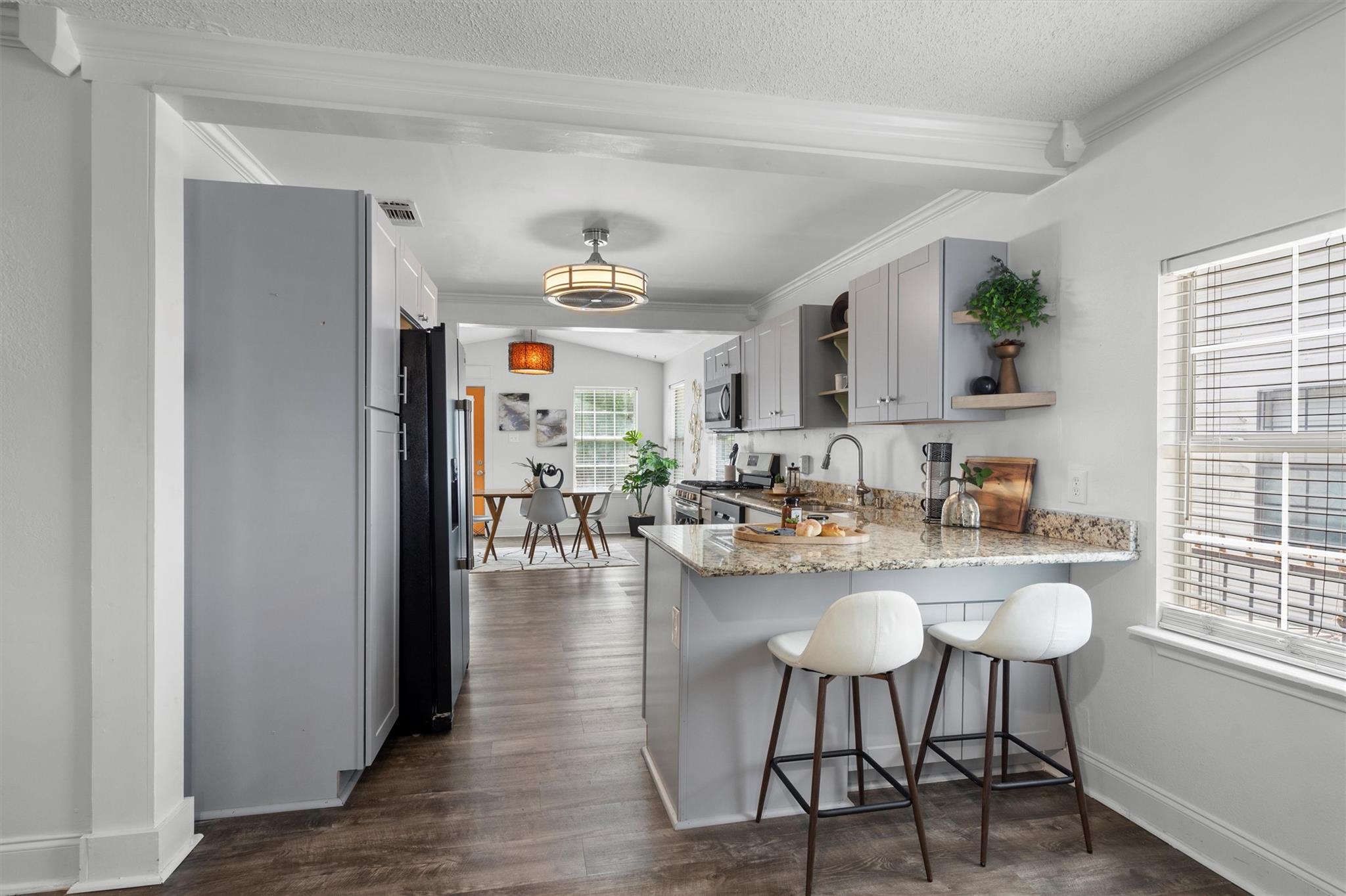 1125 Christie Dr, Austin, TX 78721