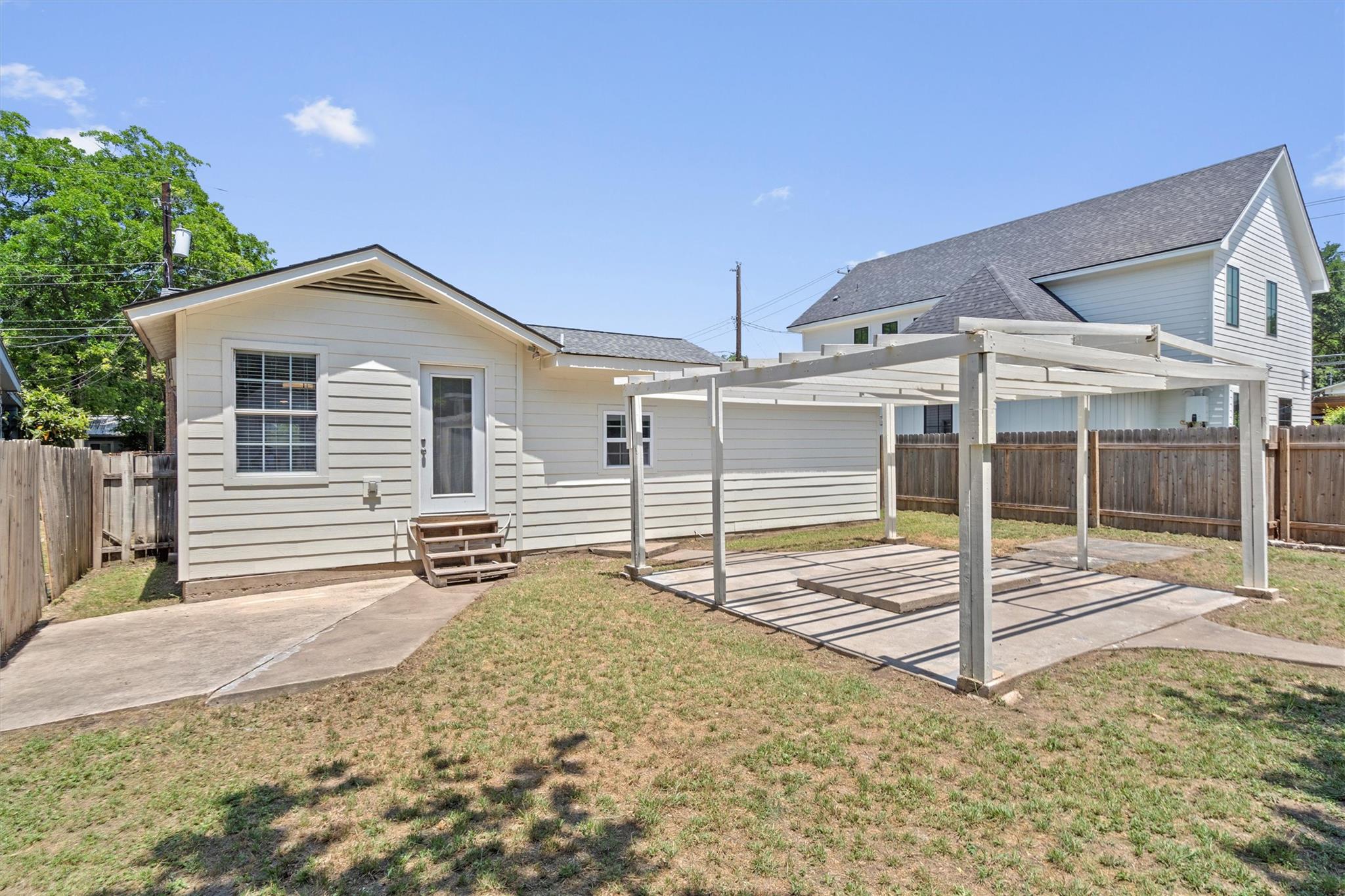 1125 Christie Dr, Austin, TX 78721