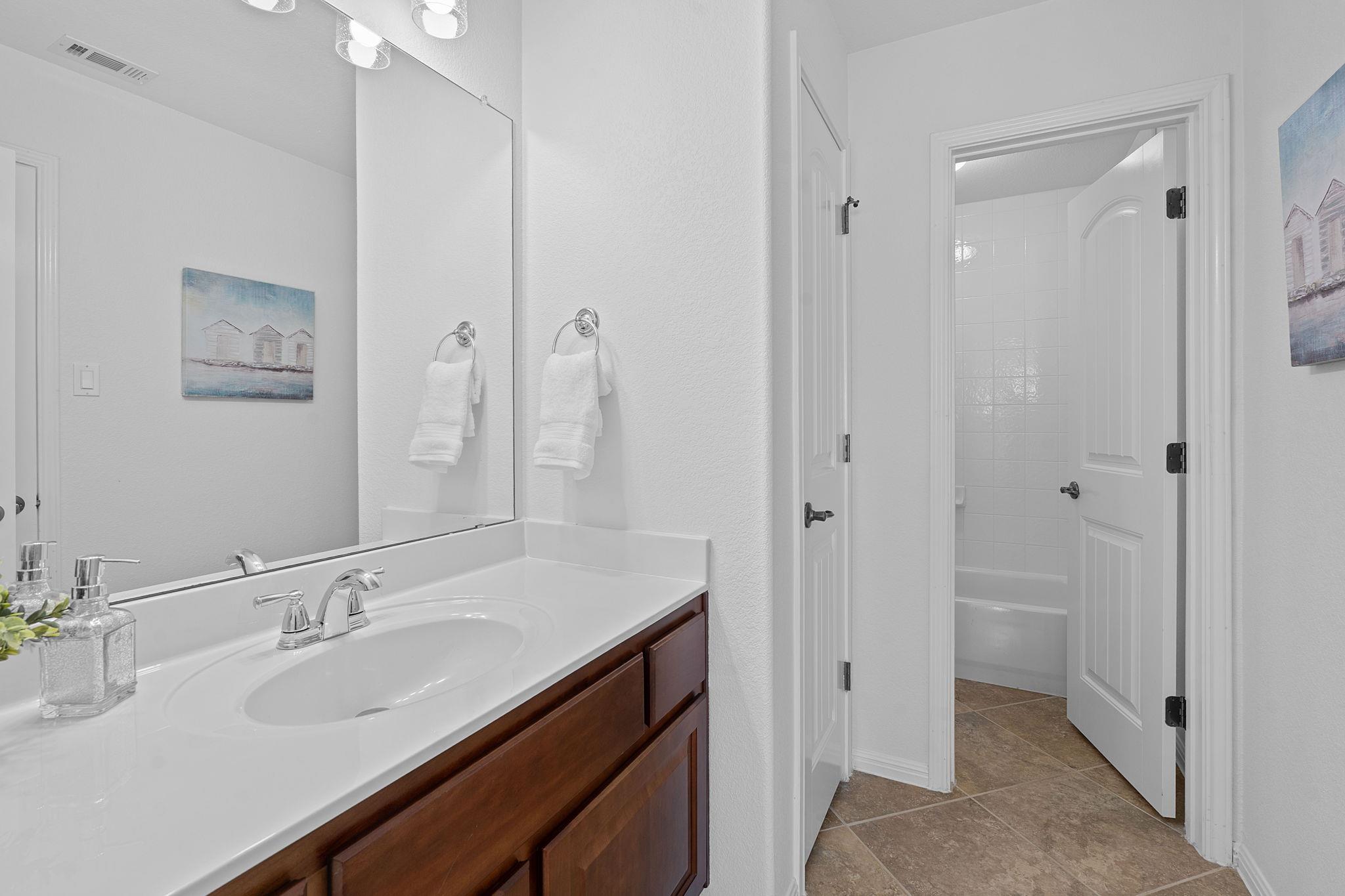 16413 Broadbay Dr, Austin, TX 78717