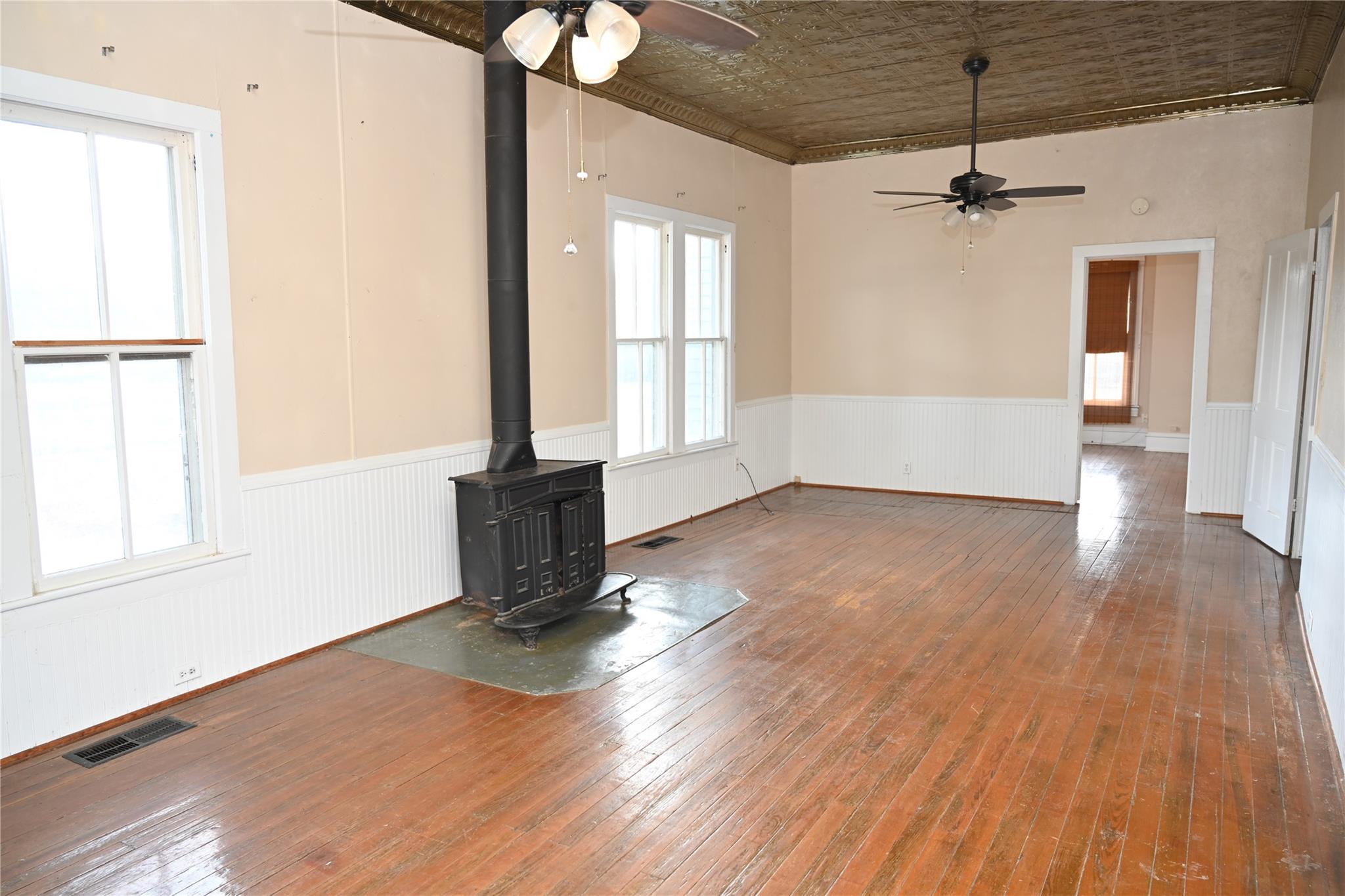 4739 Creamer Creek Rd, La Grange, TX 78945