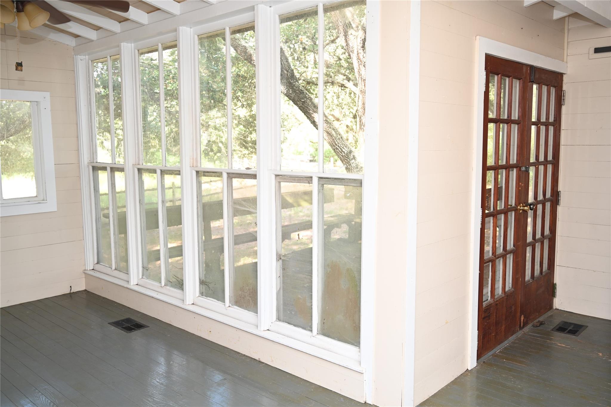 4739 Creamer Creek Rd, La Grange, TX 78945