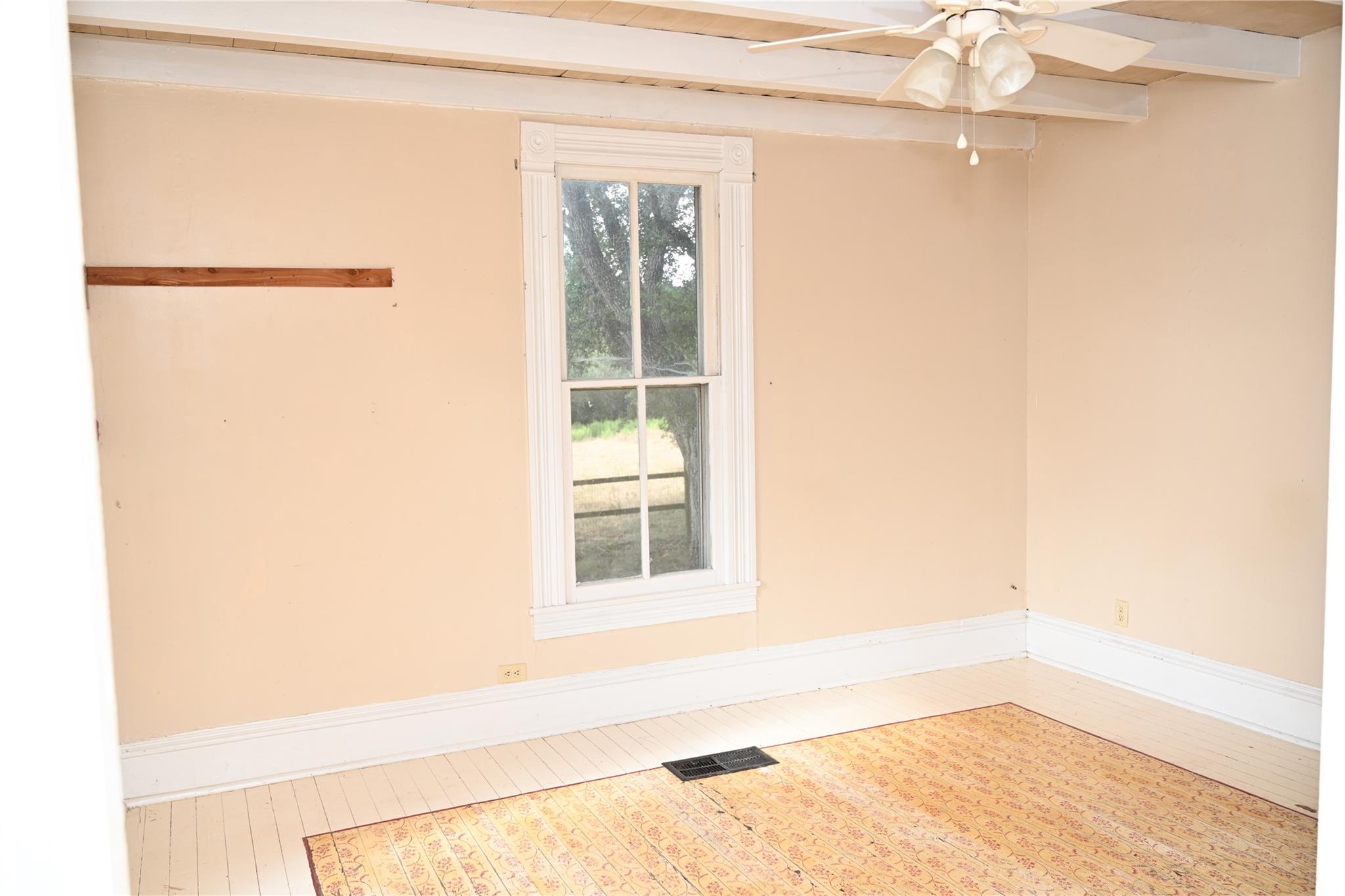 4739 Creamer Creek Rd, La Grange, TX 78945