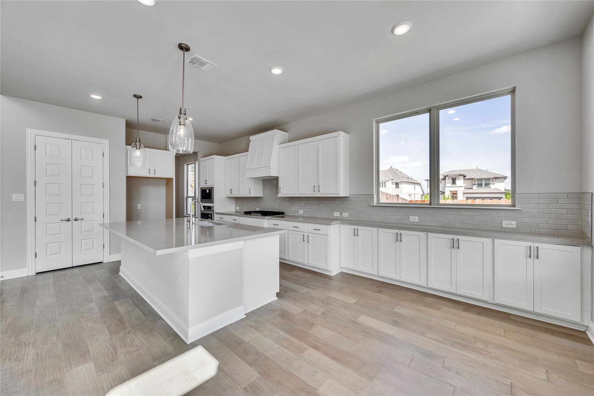 924 Misty Bluff Way, Leander, TX 78641