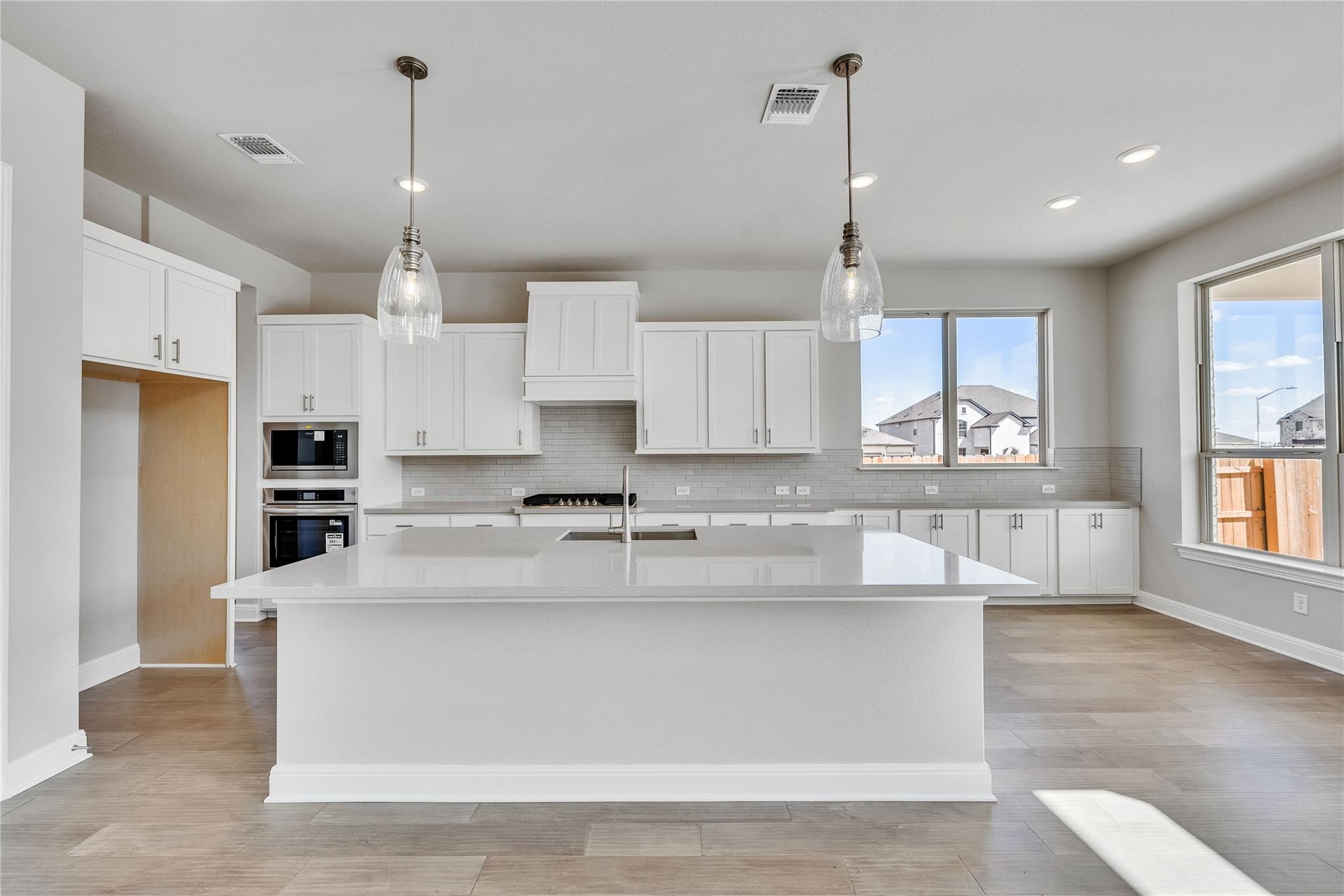 924 Misty Bluff Way, Leander, TX 78641