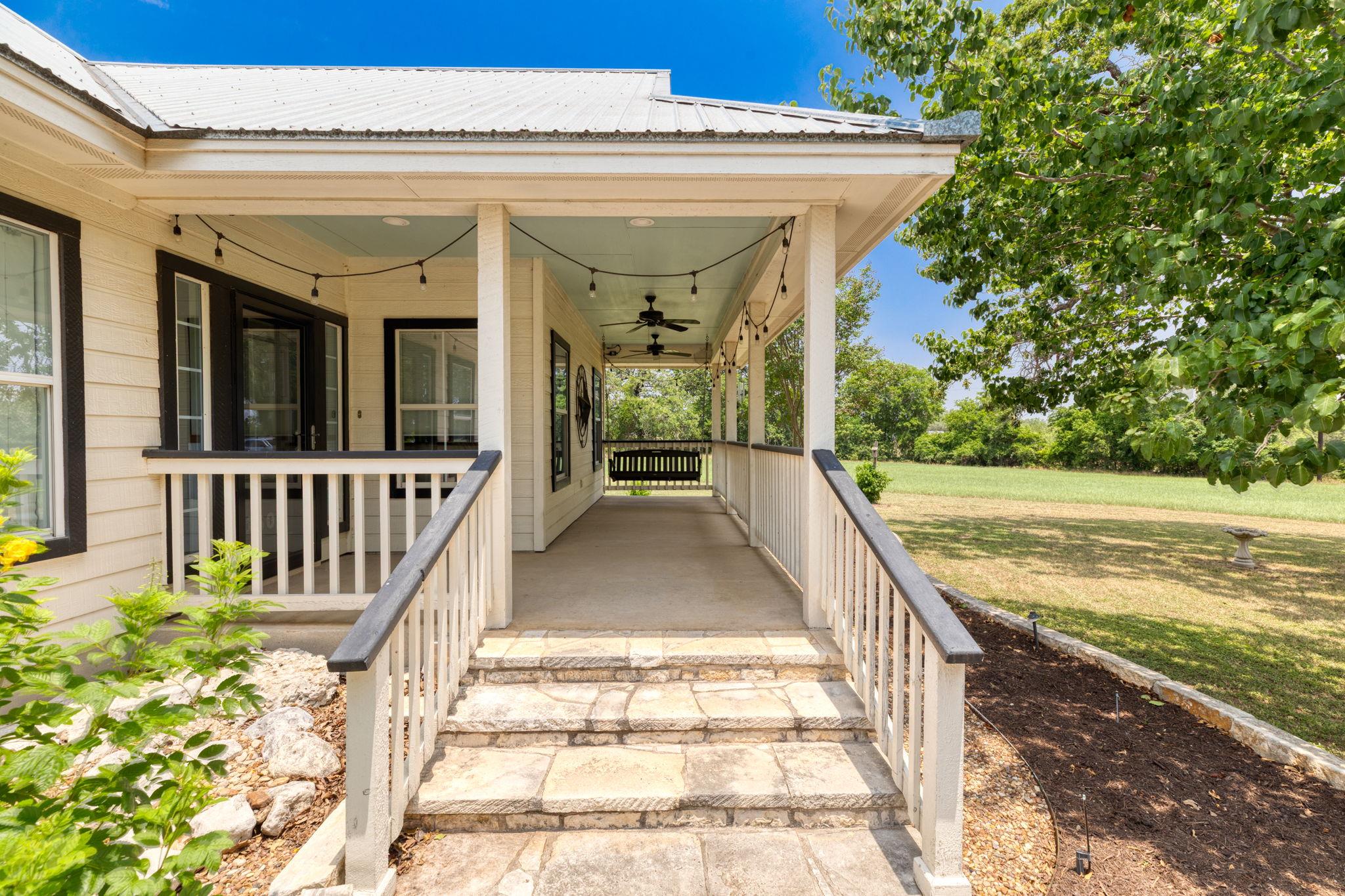 1600 Cattlemens Row, Lockhart, TX 78644