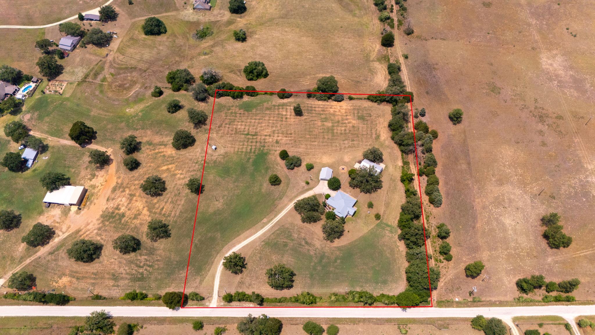 1600 Cattlemens Row, Lockhart, TX 78644