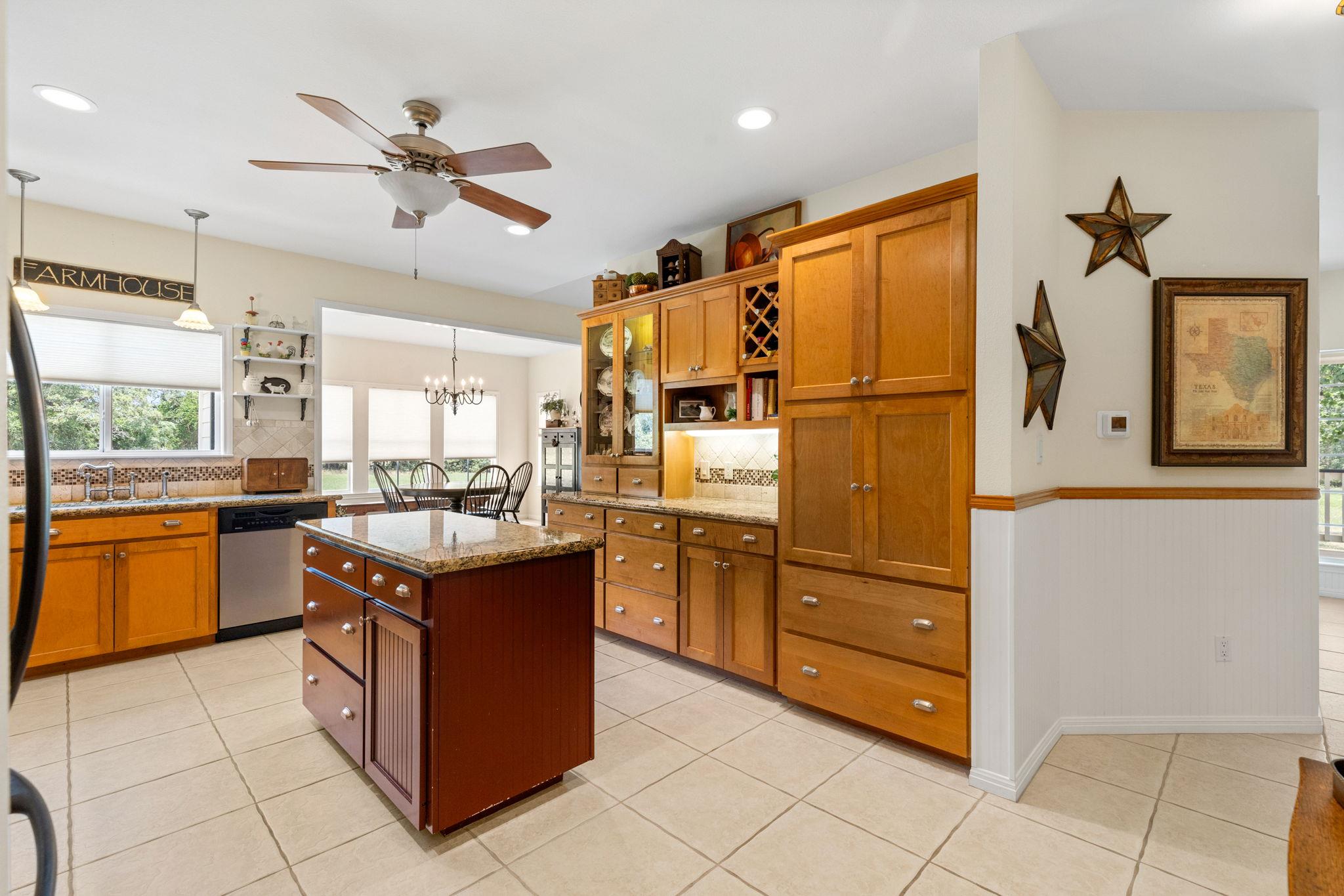 1600 Cattlemens Row, Lockhart, TX 78644