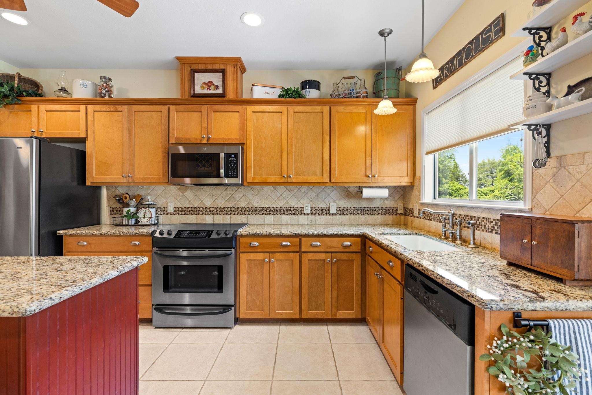 1600 Cattlemens Row, Lockhart, TX 78644