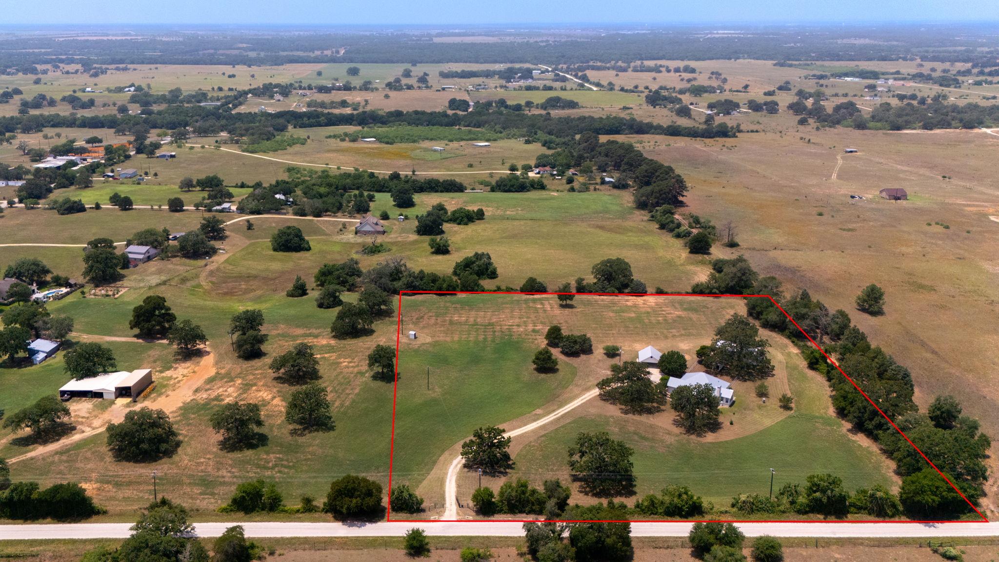 1600 Cattlemens Row, Lockhart, TX 78644