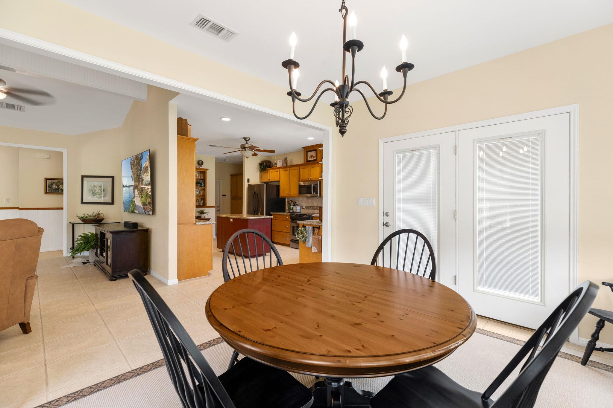 1600 Cattlemens Row, Lockhart, TX 78644