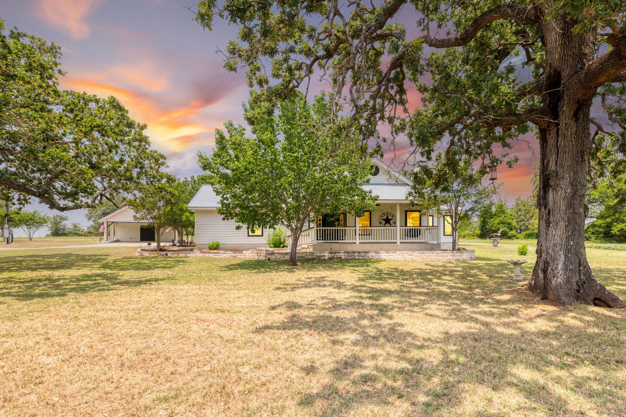 1600 Cattlemens Row, Lockhart, TX 78644