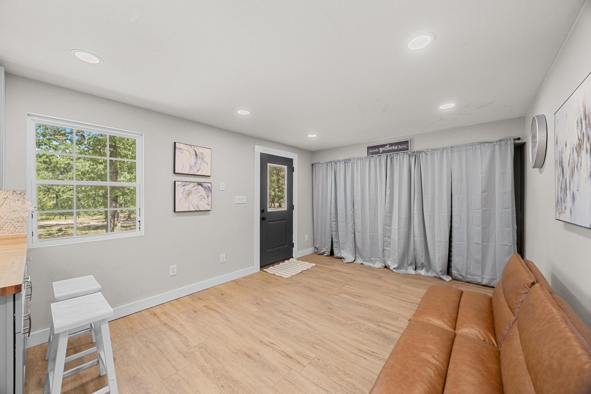 200 Cumley Ln, Thorndale, TX 76577