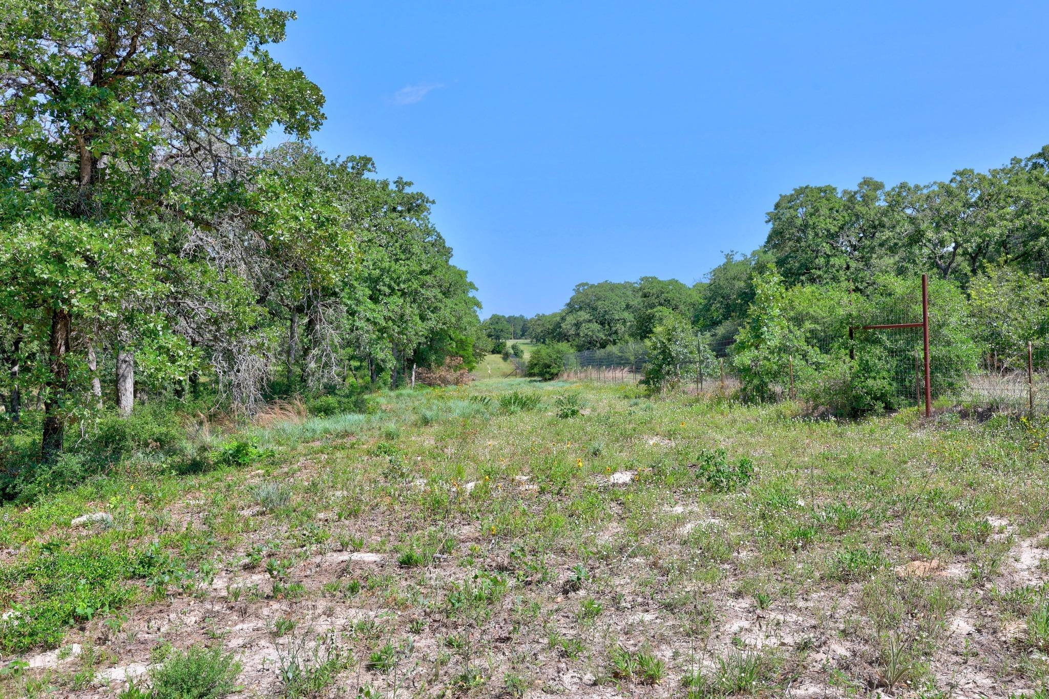 200 Cumley Ln, Thorndale, TX 76577