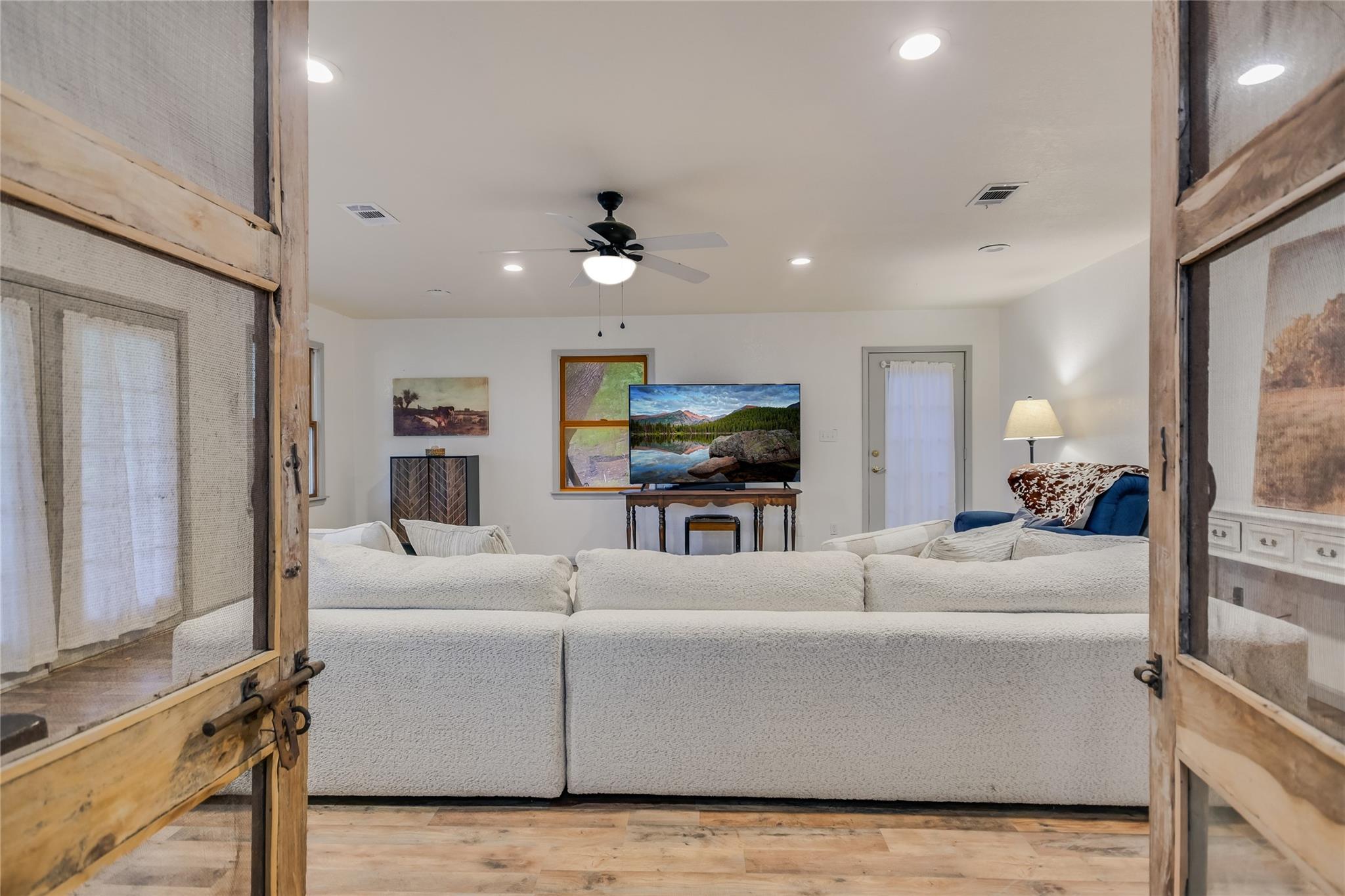1100 GREEN ACRES Dr, Wimberley, TX 78676