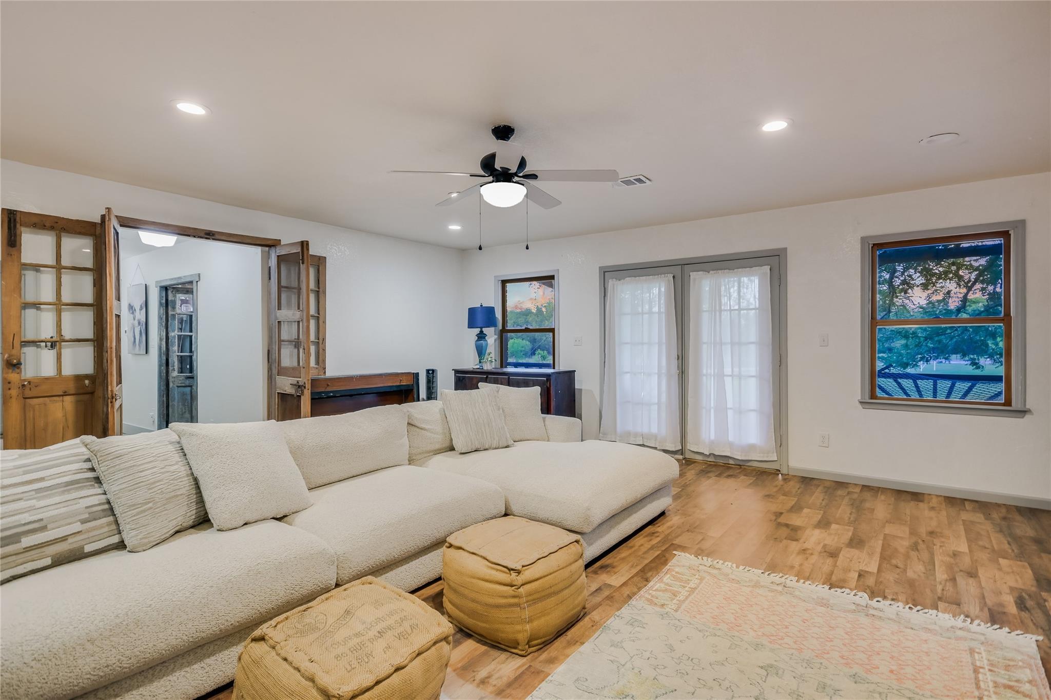 1100 GREEN ACRES Dr, Wimberley, TX 78676