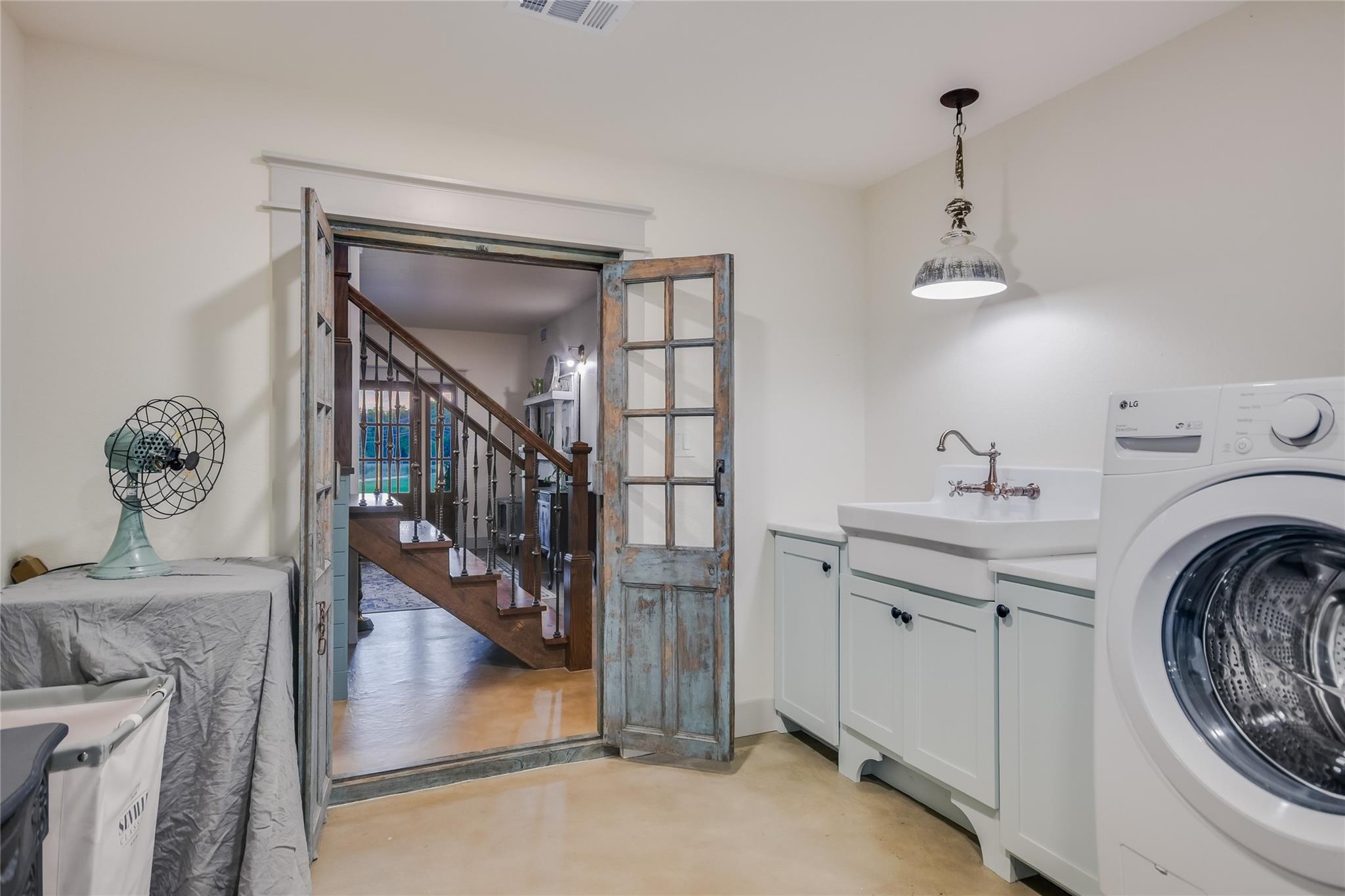 1100 GREEN ACRES Dr, Wimberley, TX 78676