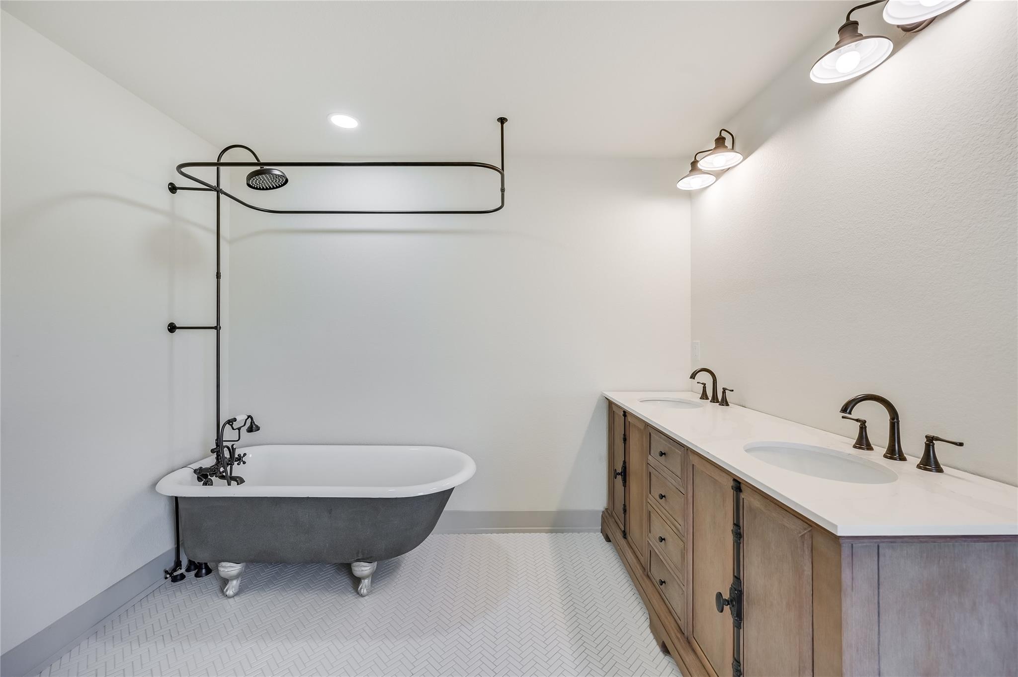 1100 GREEN ACRES Dr, Wimberley, TX 78676