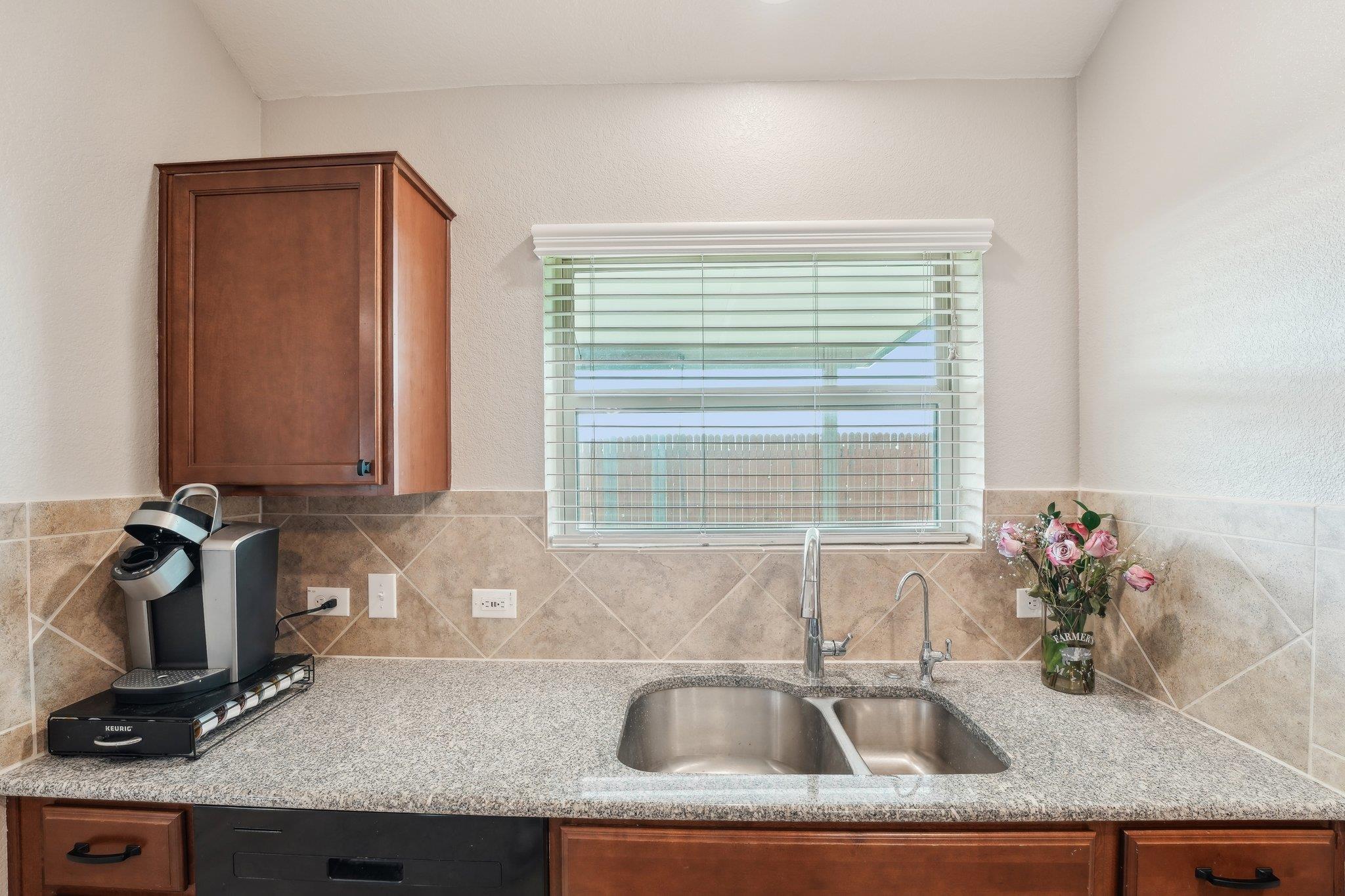 432 Druse Ln, Jarrell, TX 76537