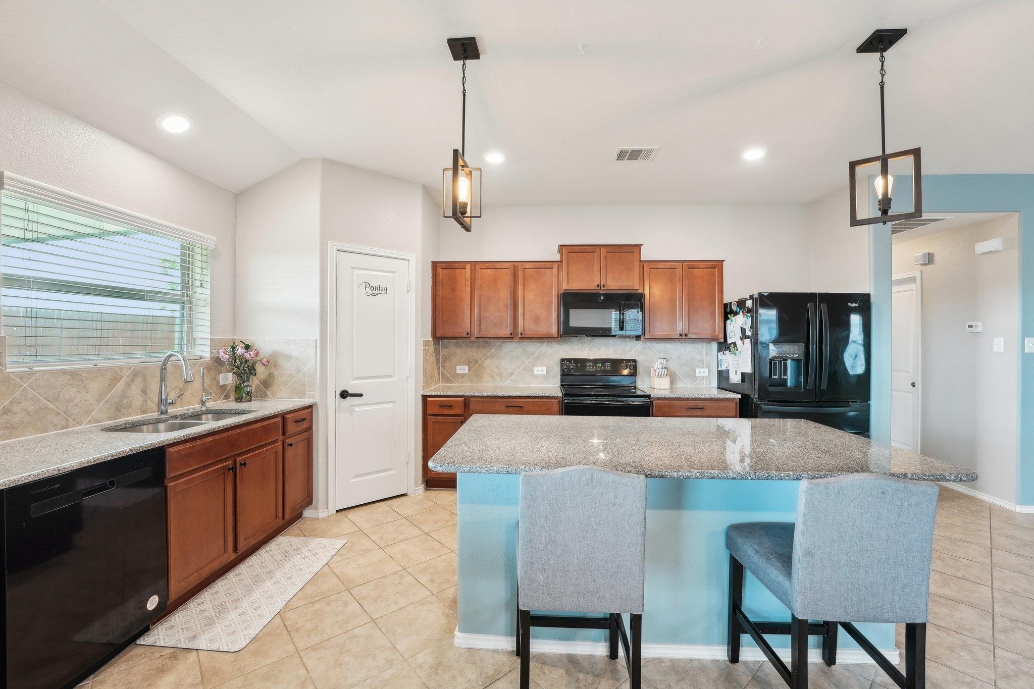 432 Druse Ln, Jarrell, TX 76537