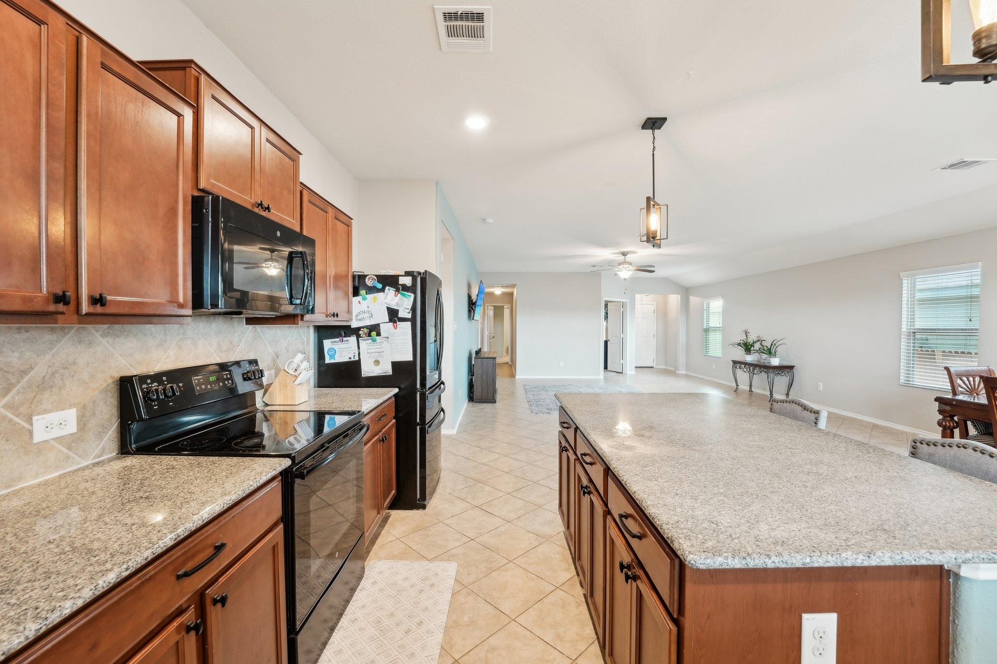 432 Druse Ln, Jarrell, TX 76537
