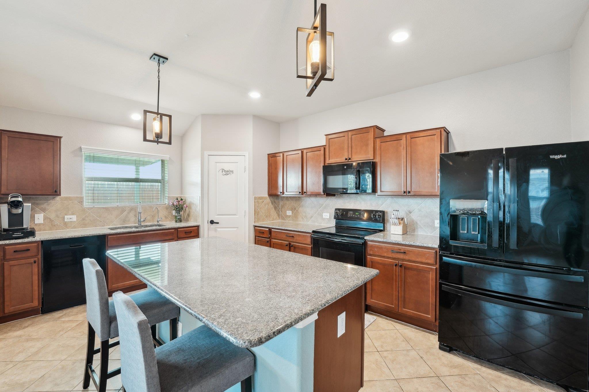432 Druse Ln, Jarrell, TX 76537