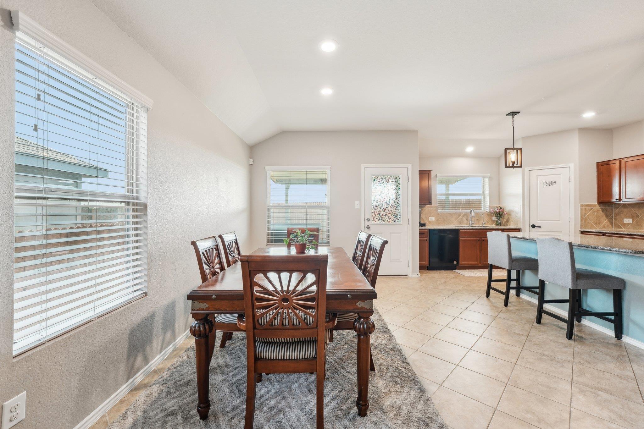 432 Druse Ln, Jarrell, TX 76537