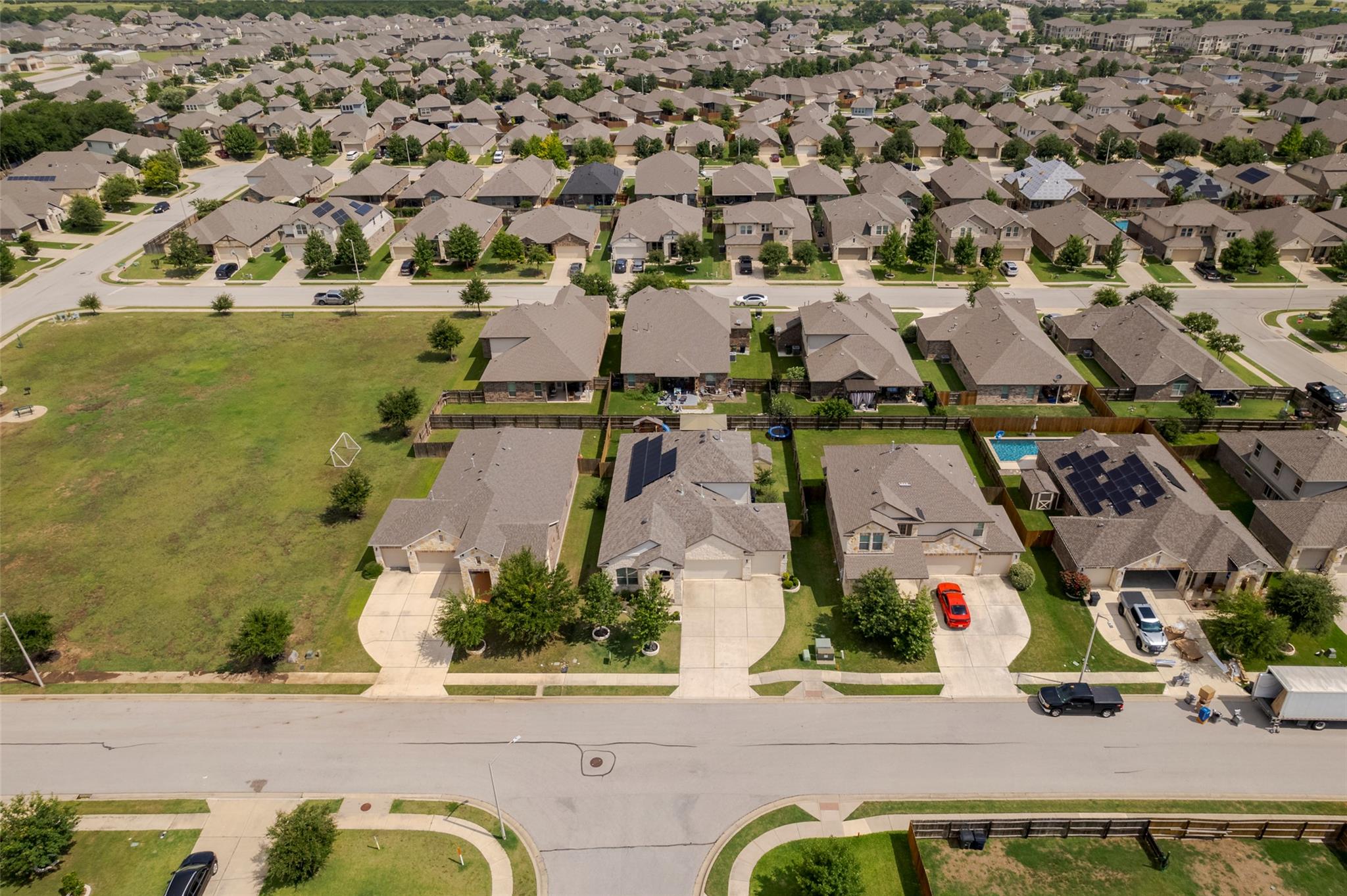 533 Flag Ln, Leander, TX 78641