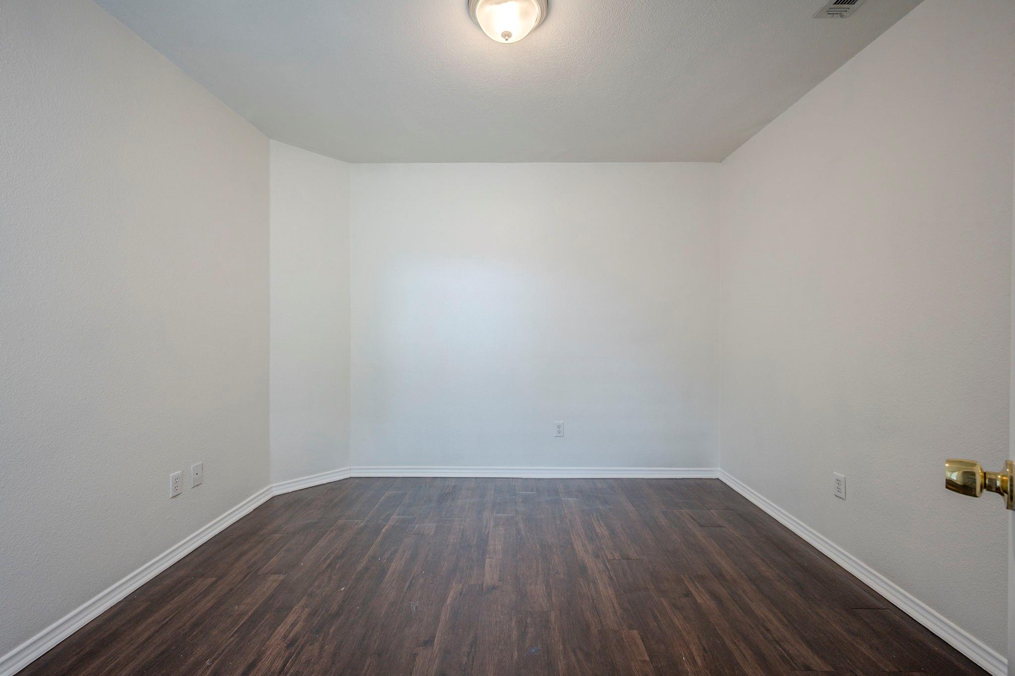 3006 Greenlawn St, Taylor, TX 76574