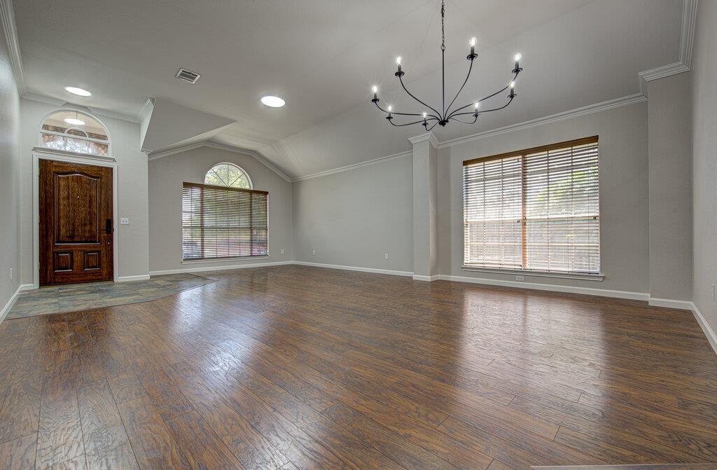 14933 Bescott Dr, Austin, TX 78728