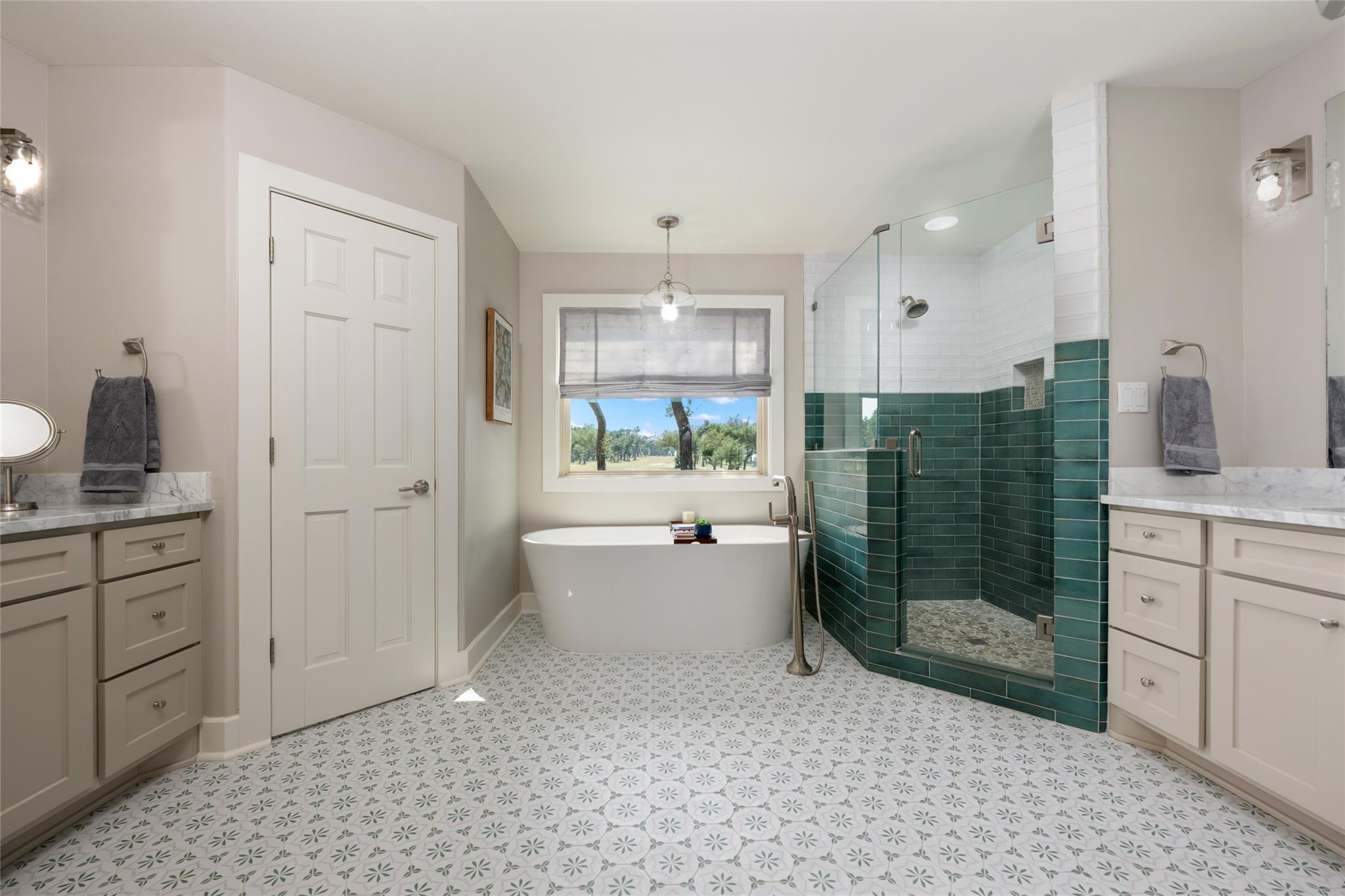 1276 CANYON CROSSING Vw, Dripping Springs, TX 78620